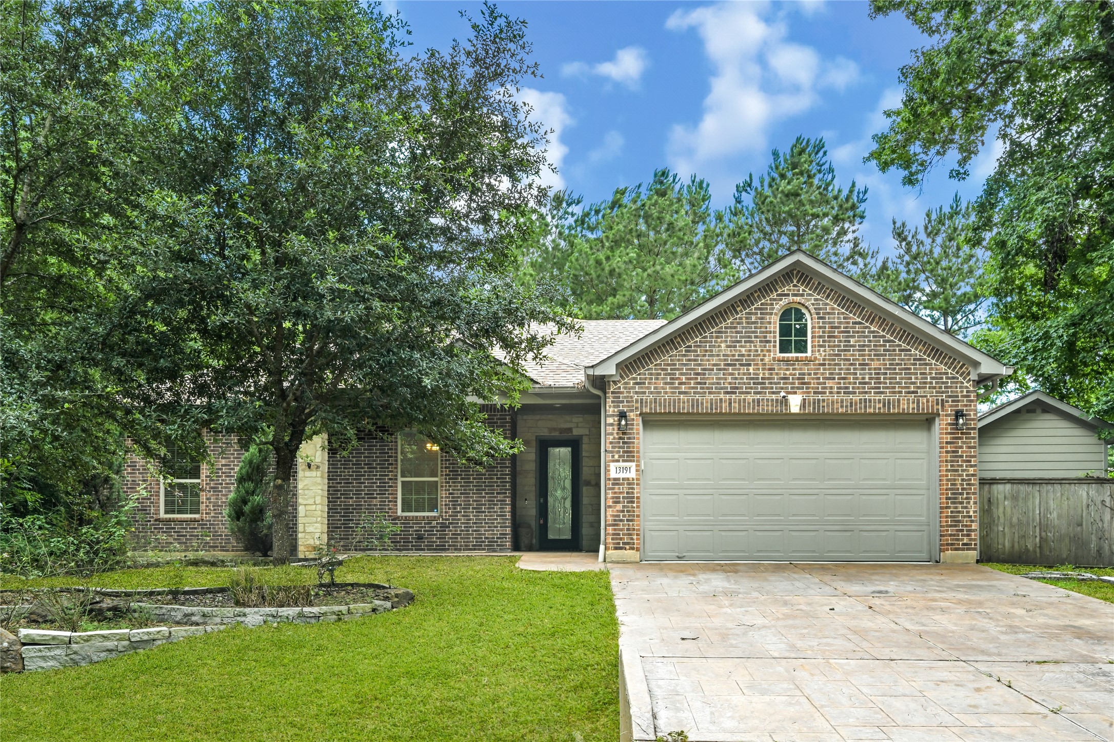 13191 Royal Lake Drive Property Photo 1