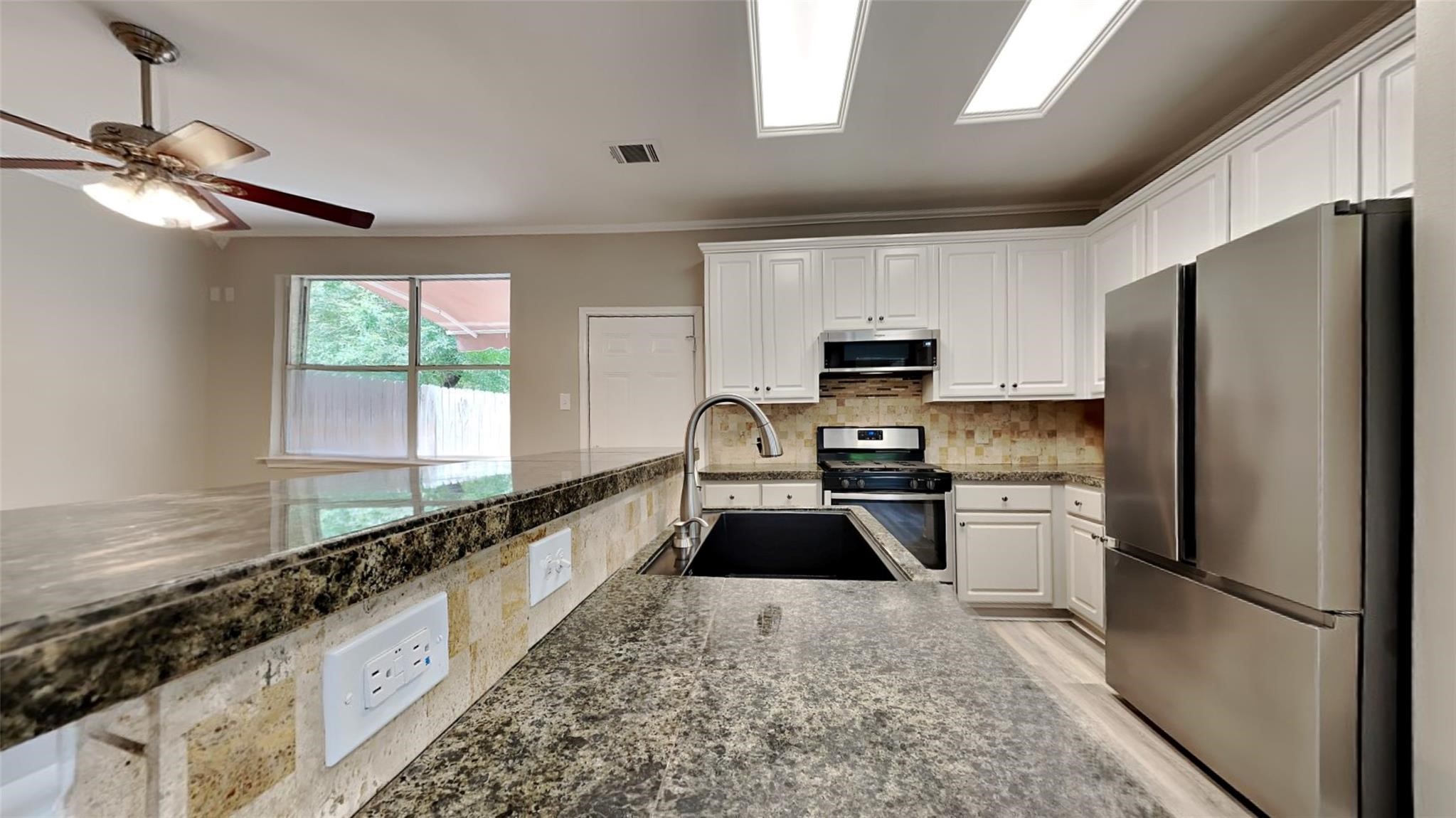 6406 Encenada Green Trail Property Photo 11