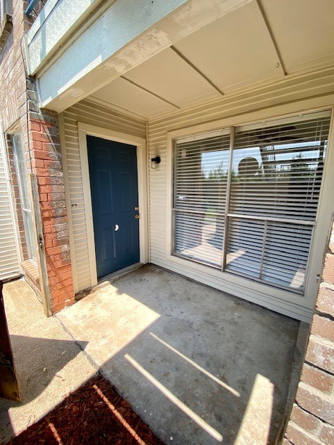 3900 Woodchase Drive 111 Property Photo 3
