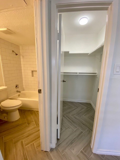 3900 Woodchase Drive 111 Property Photo 7