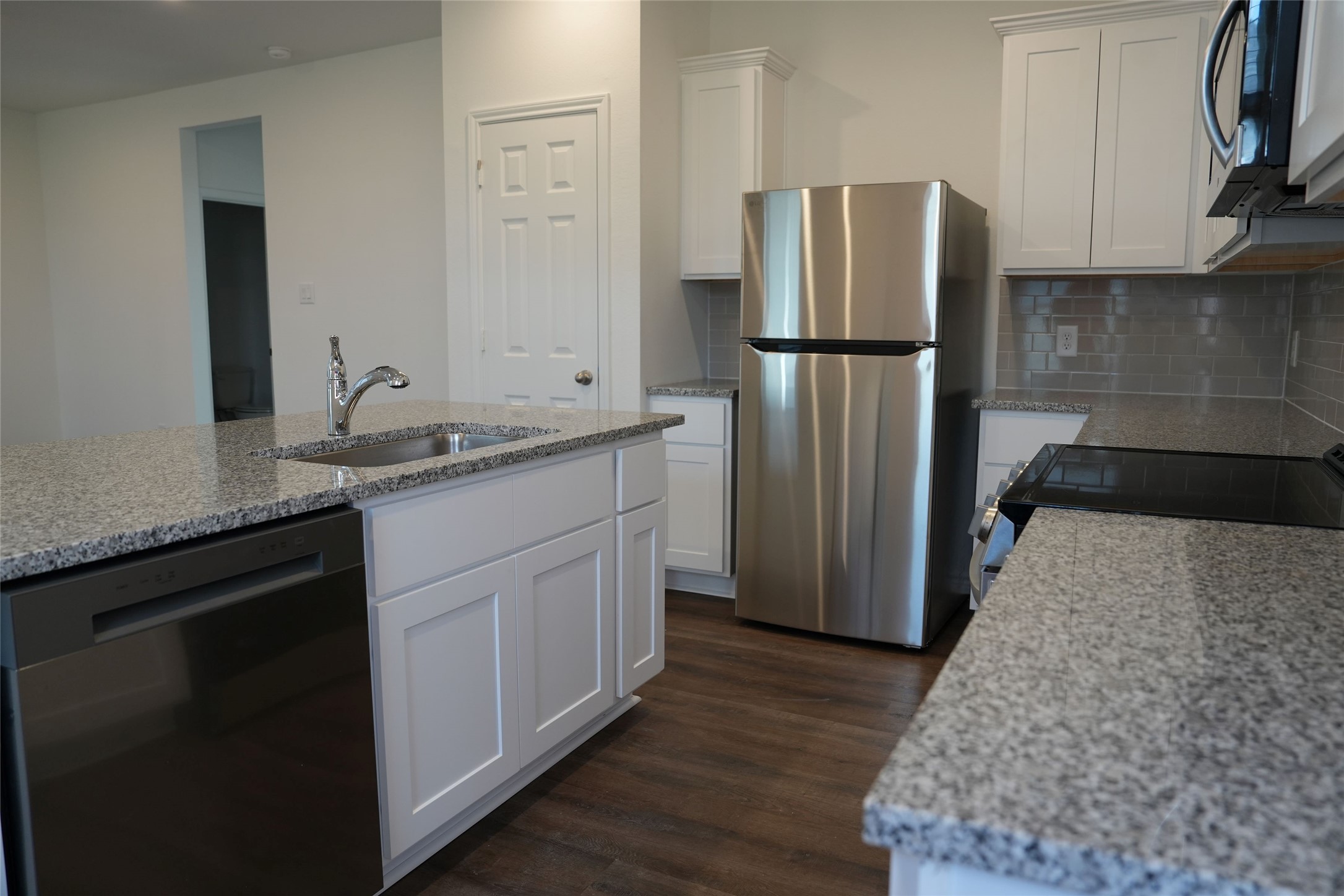 400 Cedar Chase Court Property Photo 4
