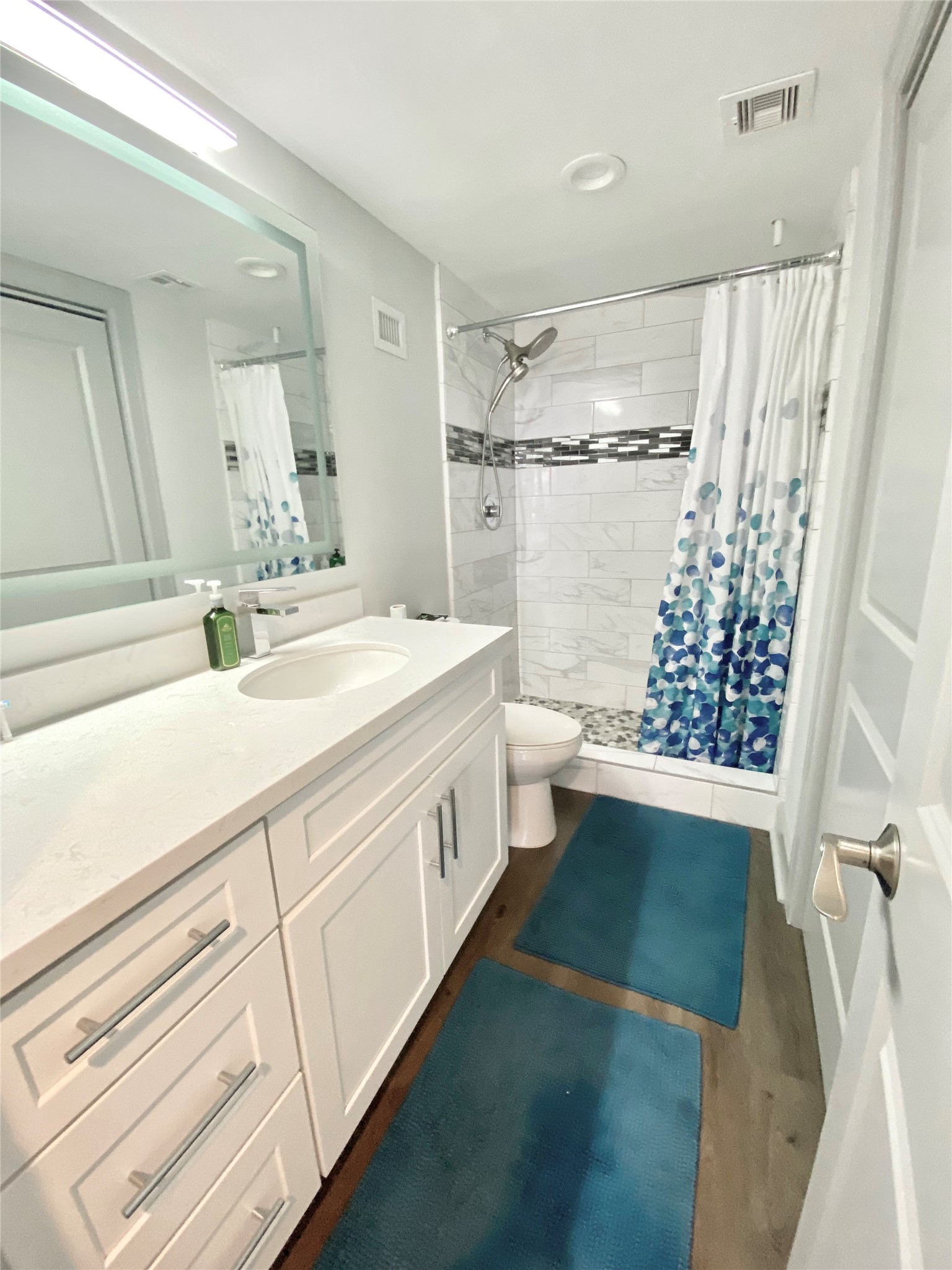 2016 Main Street 1702 Property Photo 10