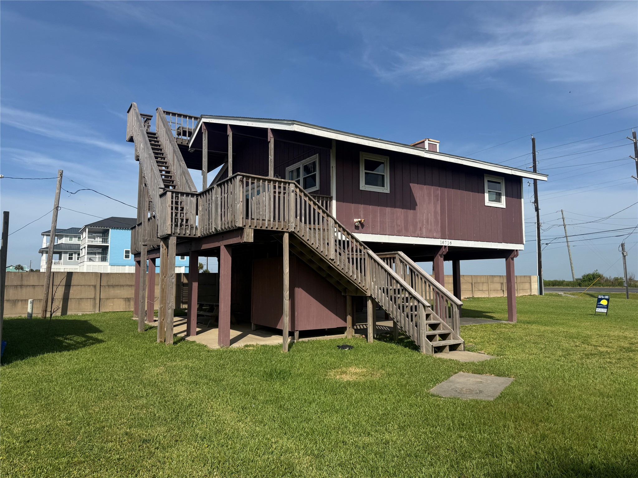 16716 Jamaica Beach Road Property Photo 1