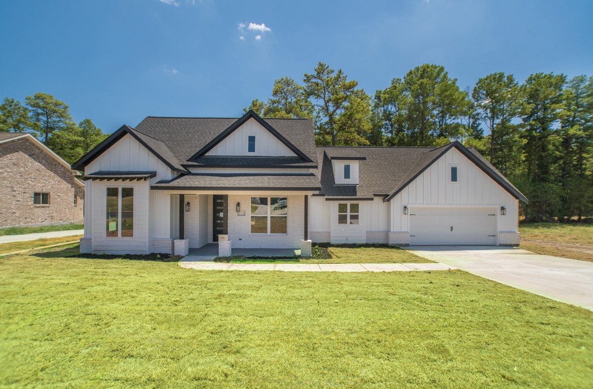 66 Westwood Drive E Property Photo 1