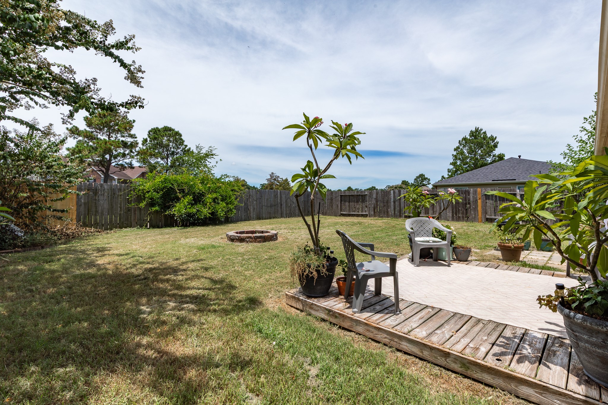 24027 Kingbriar Drive Property Photo 2