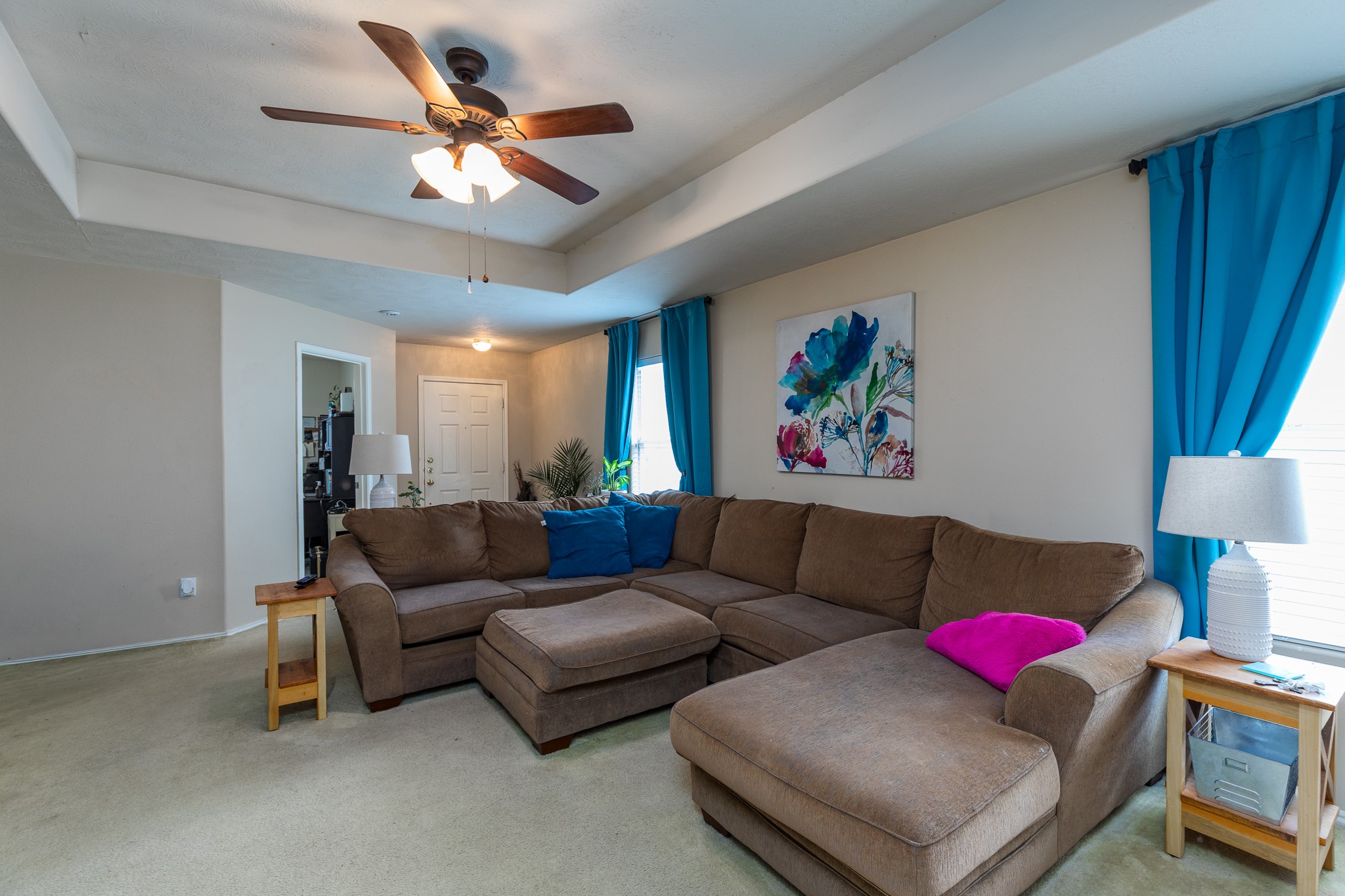 24027 Kingbriar Drive Property Photo 3