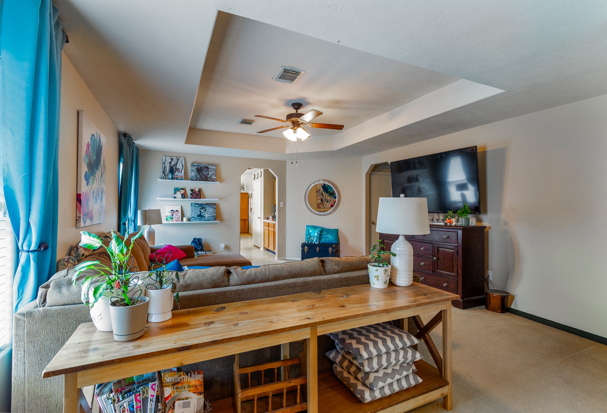24027 Kingbriar Drive Property Photo 4