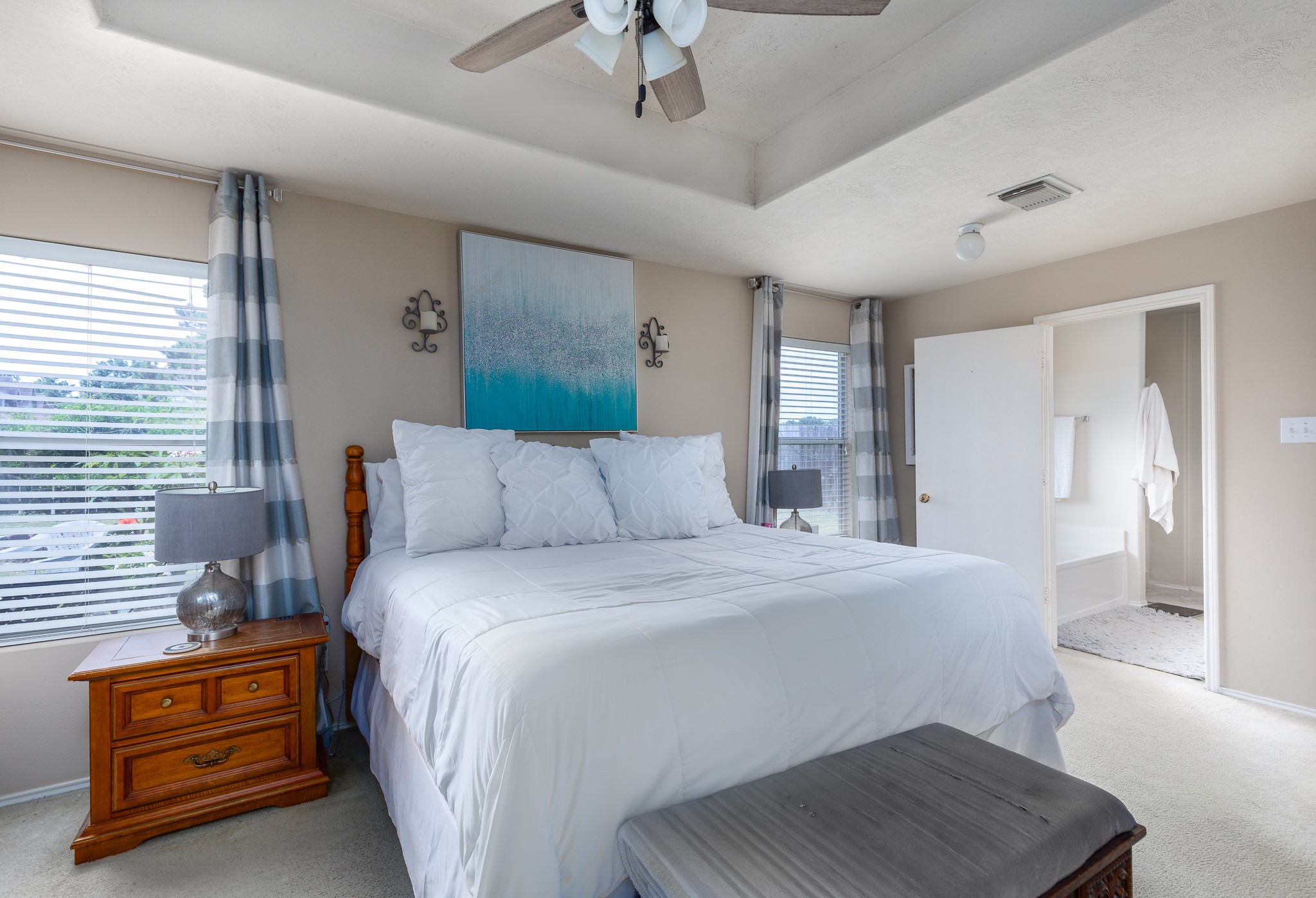 24027 Kingbriar Drive Property Photo 10