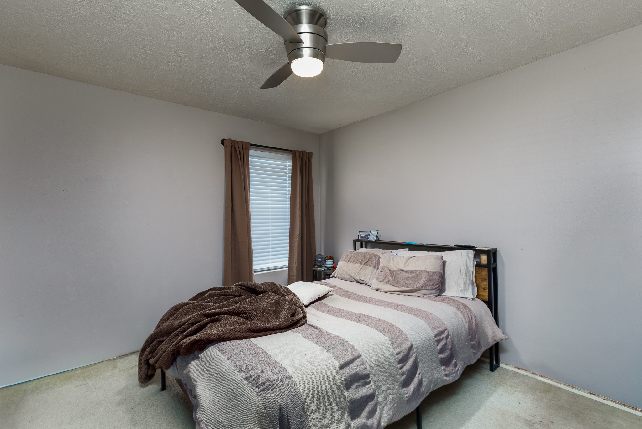 24027 Kingbriar Drive Property Photo 14