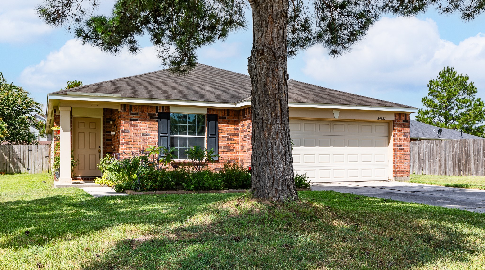 24027 Kingbriar Drive Property Photo 21