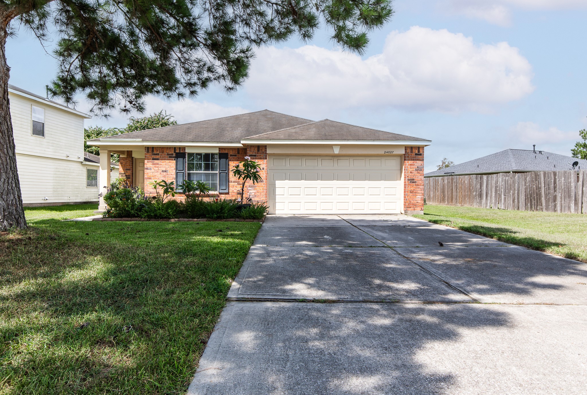 24027 Kingbriar Drive Property Photo 22
