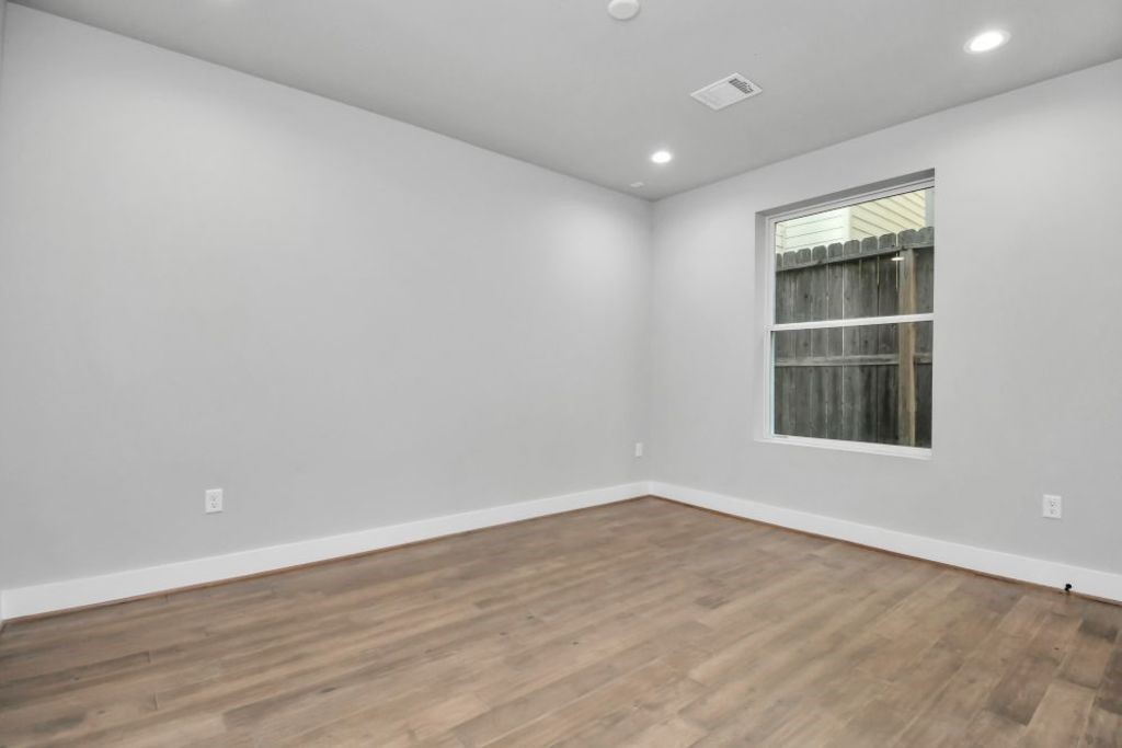 1320 Eberhard Street Property Photo 8