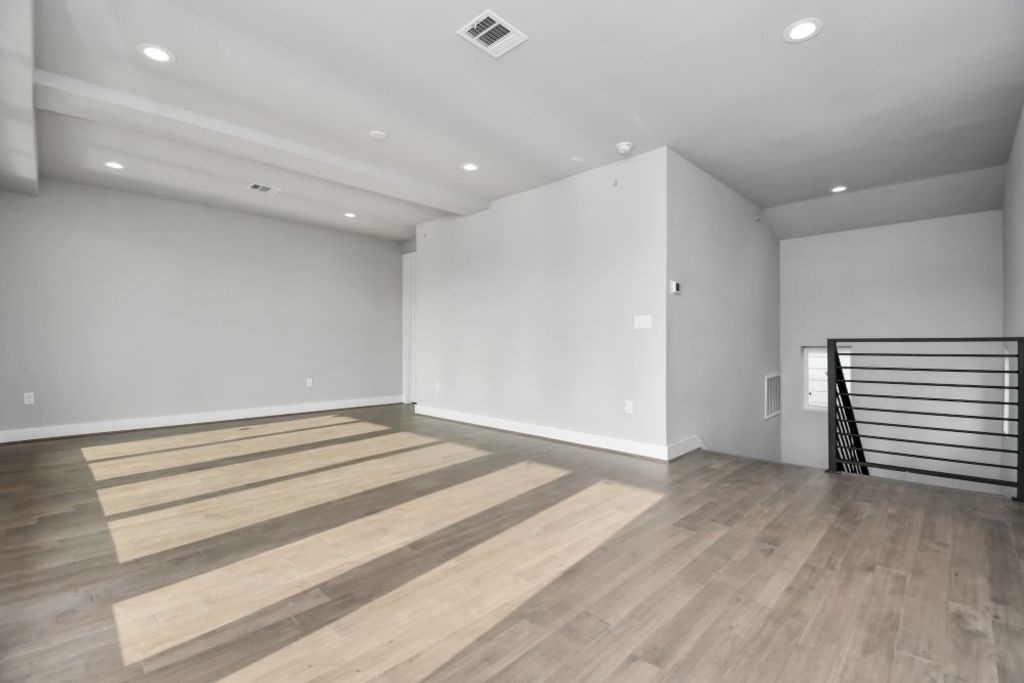 1320 Eberhard Street Property Photo 38