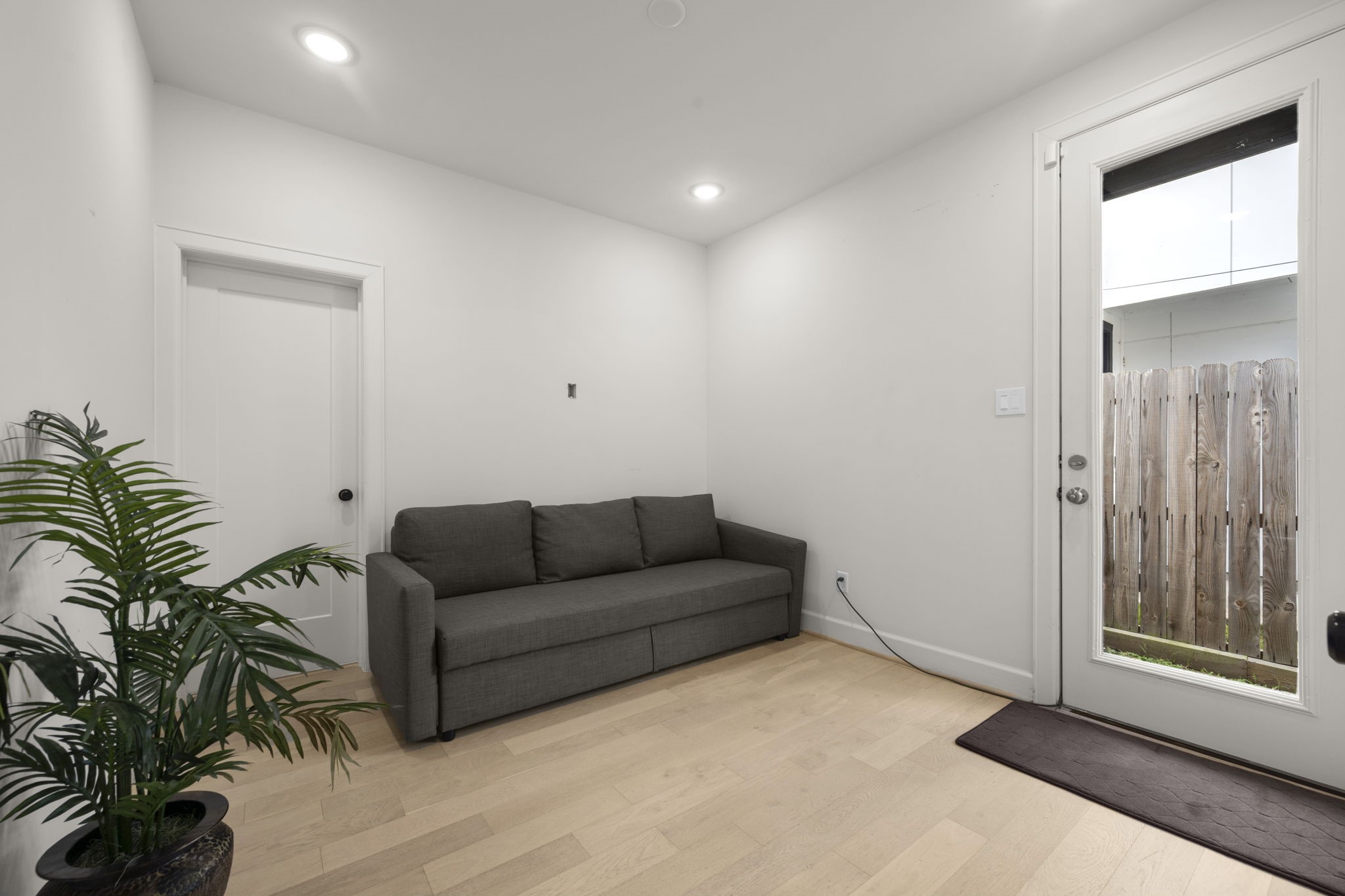 3022 Holman Street Property Photo 6