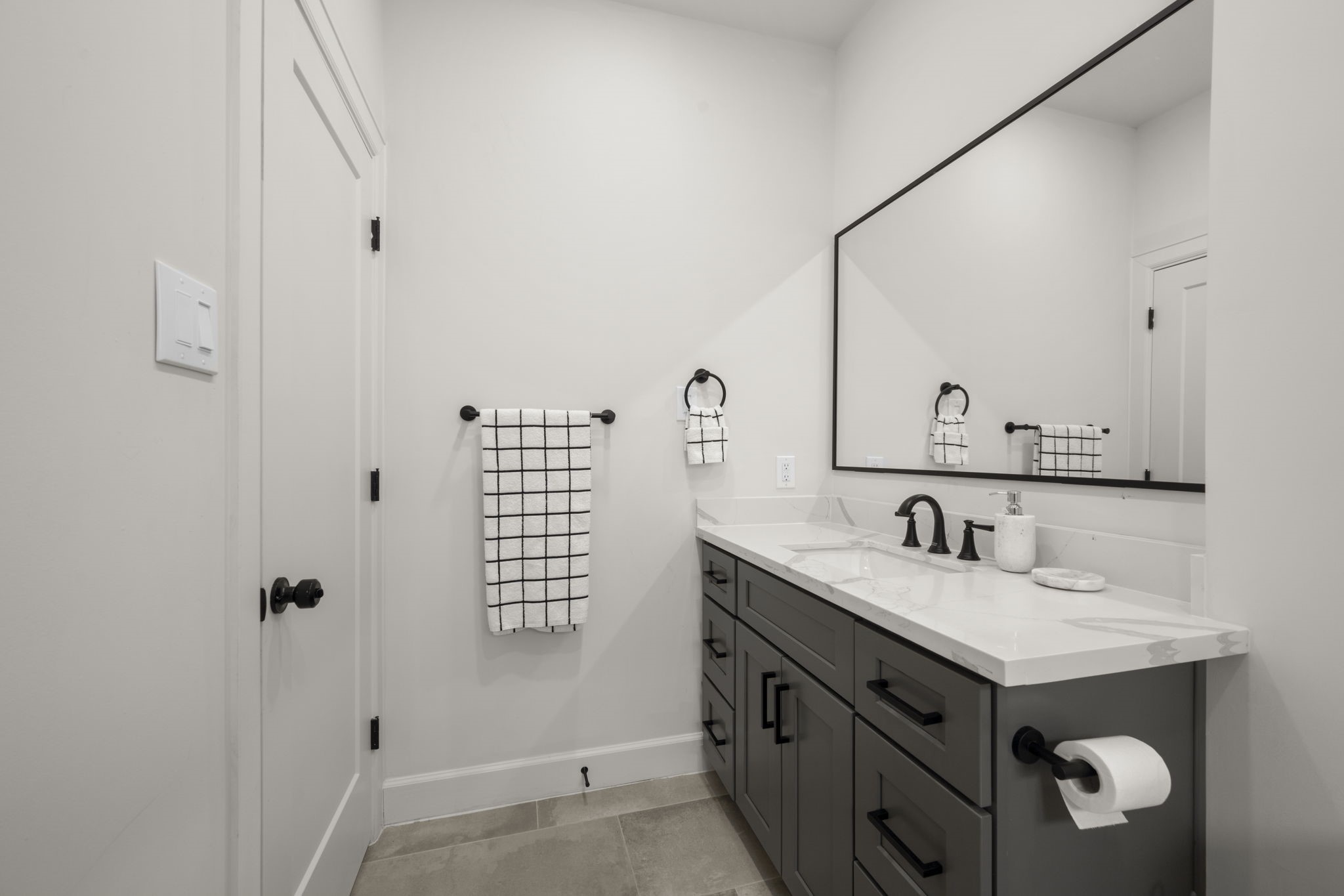 3022 Holman Street Property Photo 8