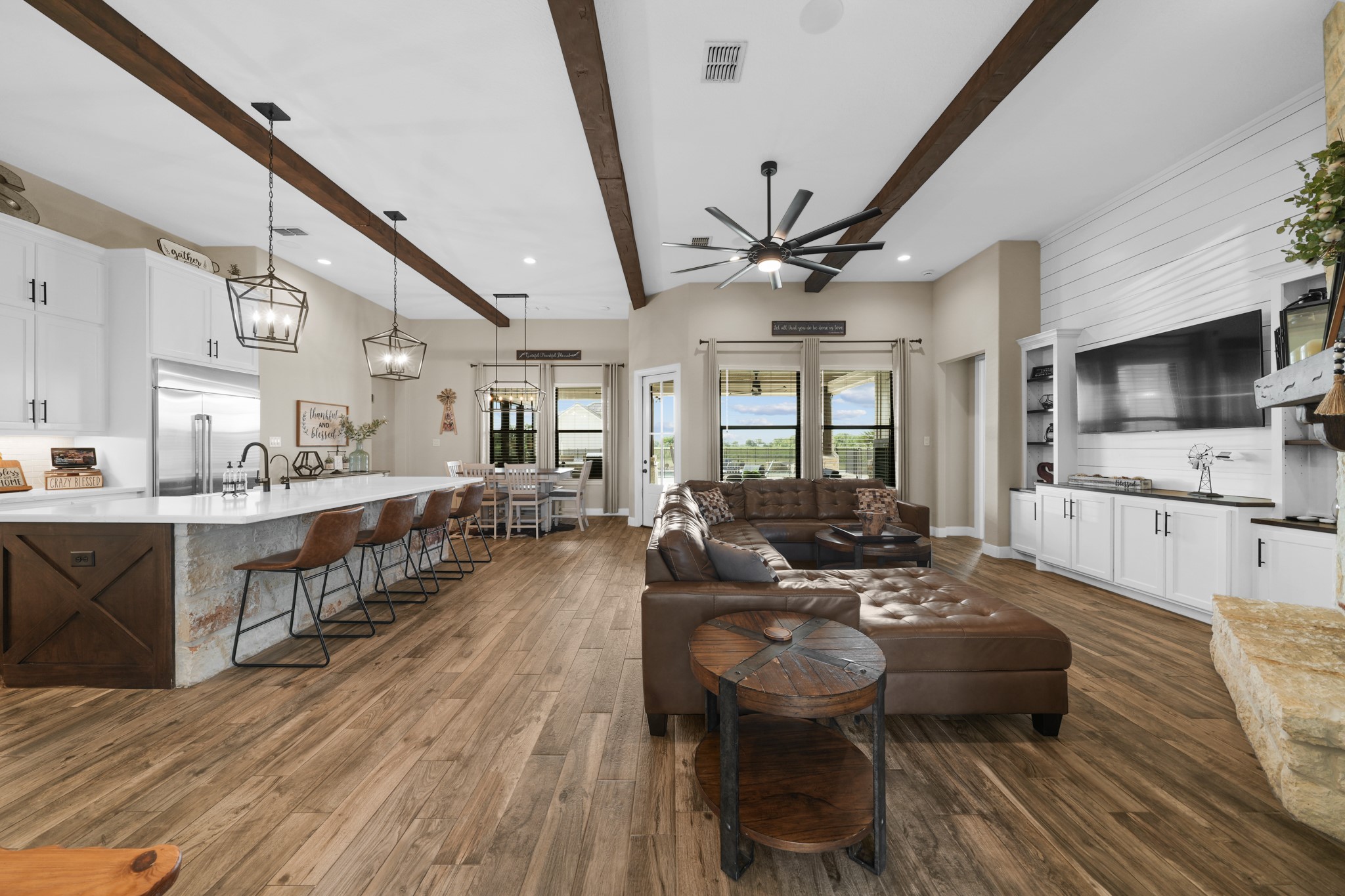 8441 Fairchild Road Property Photo 12