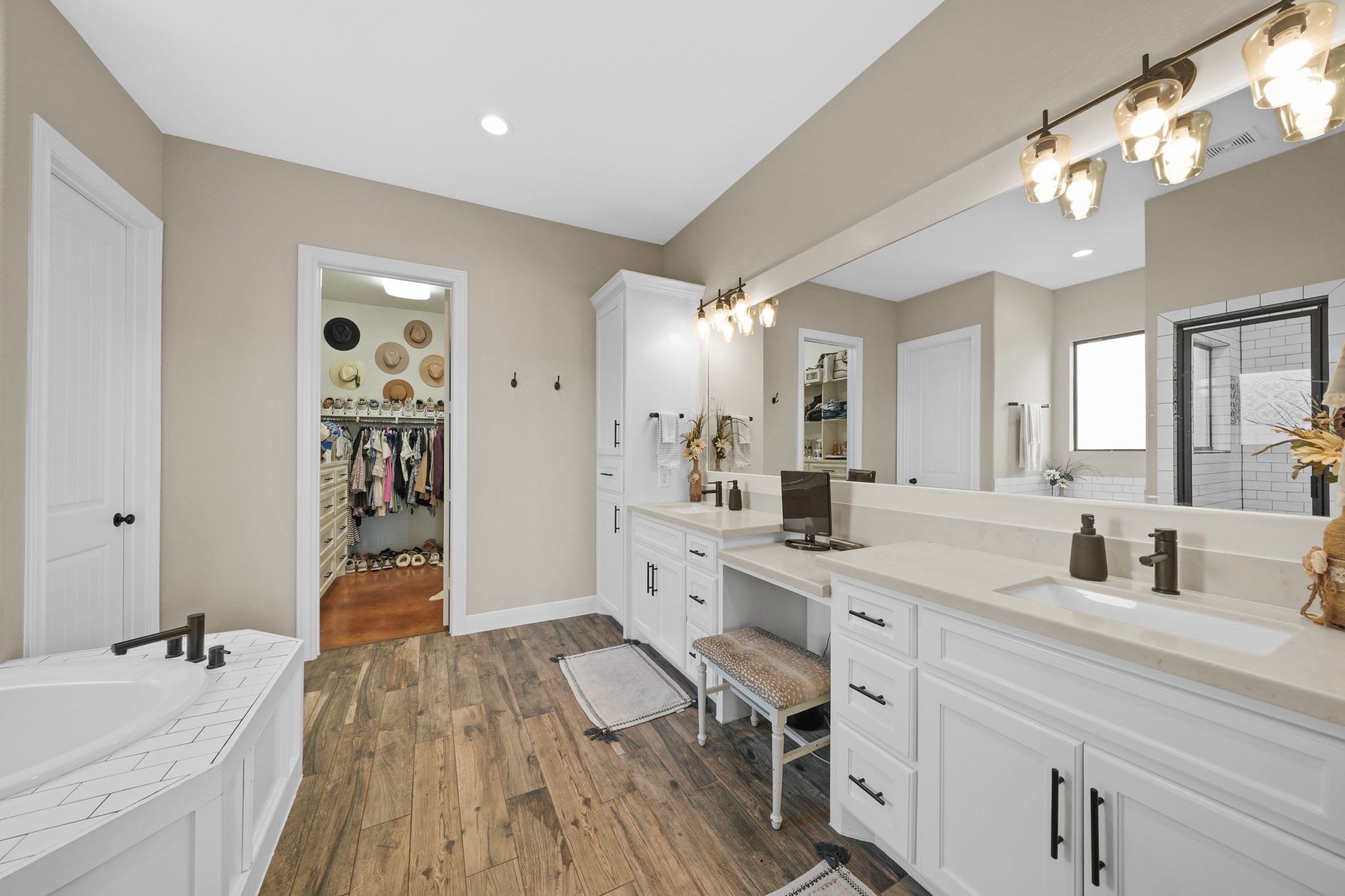 8441 Fairchild Road Property Photo 23