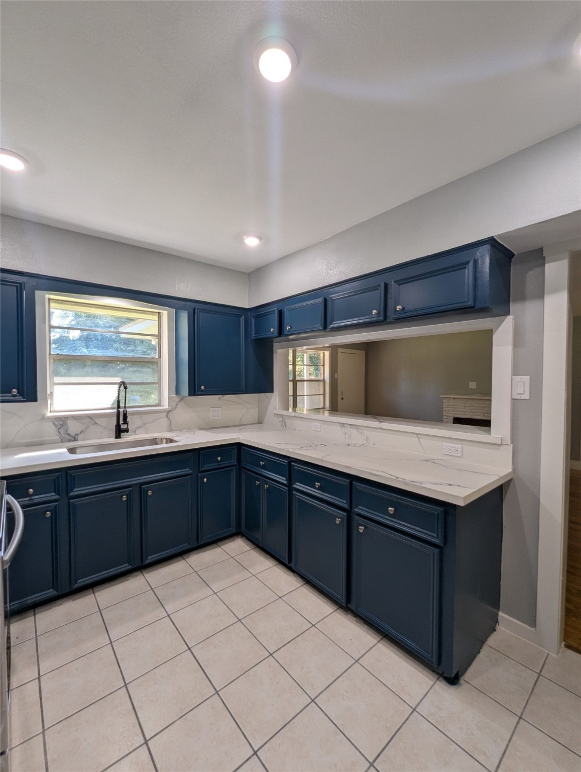 12633 Arp Street Property Photo 2