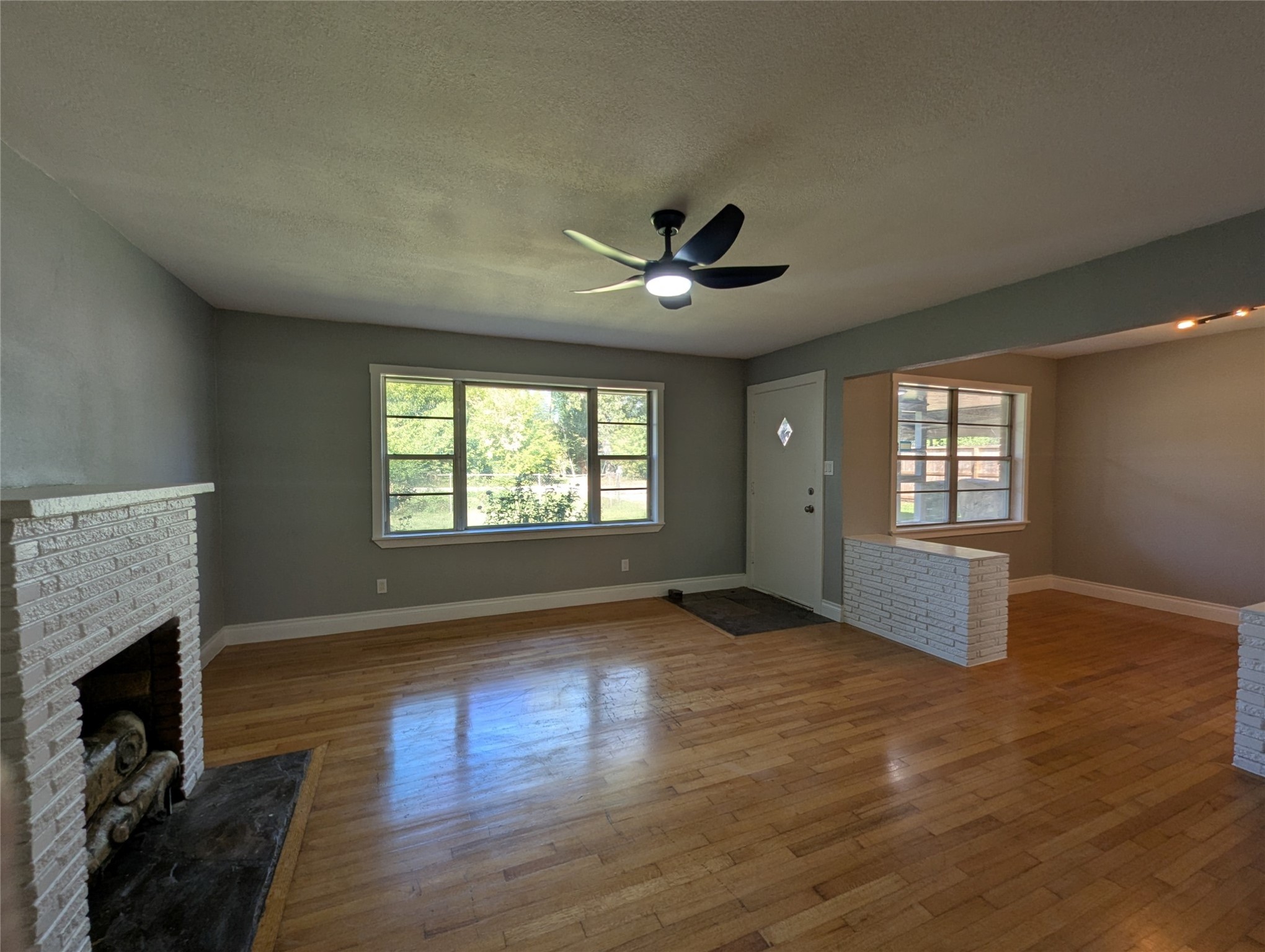 12633 Arp Street Property Photo 4