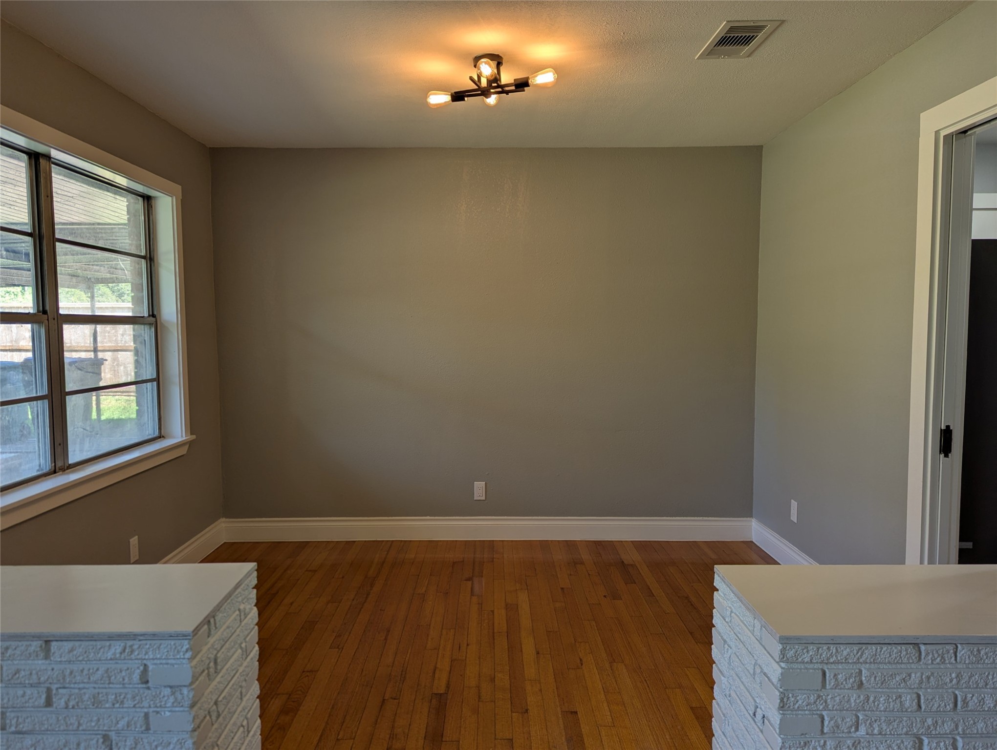 12633 Arp Street Property Photo 5