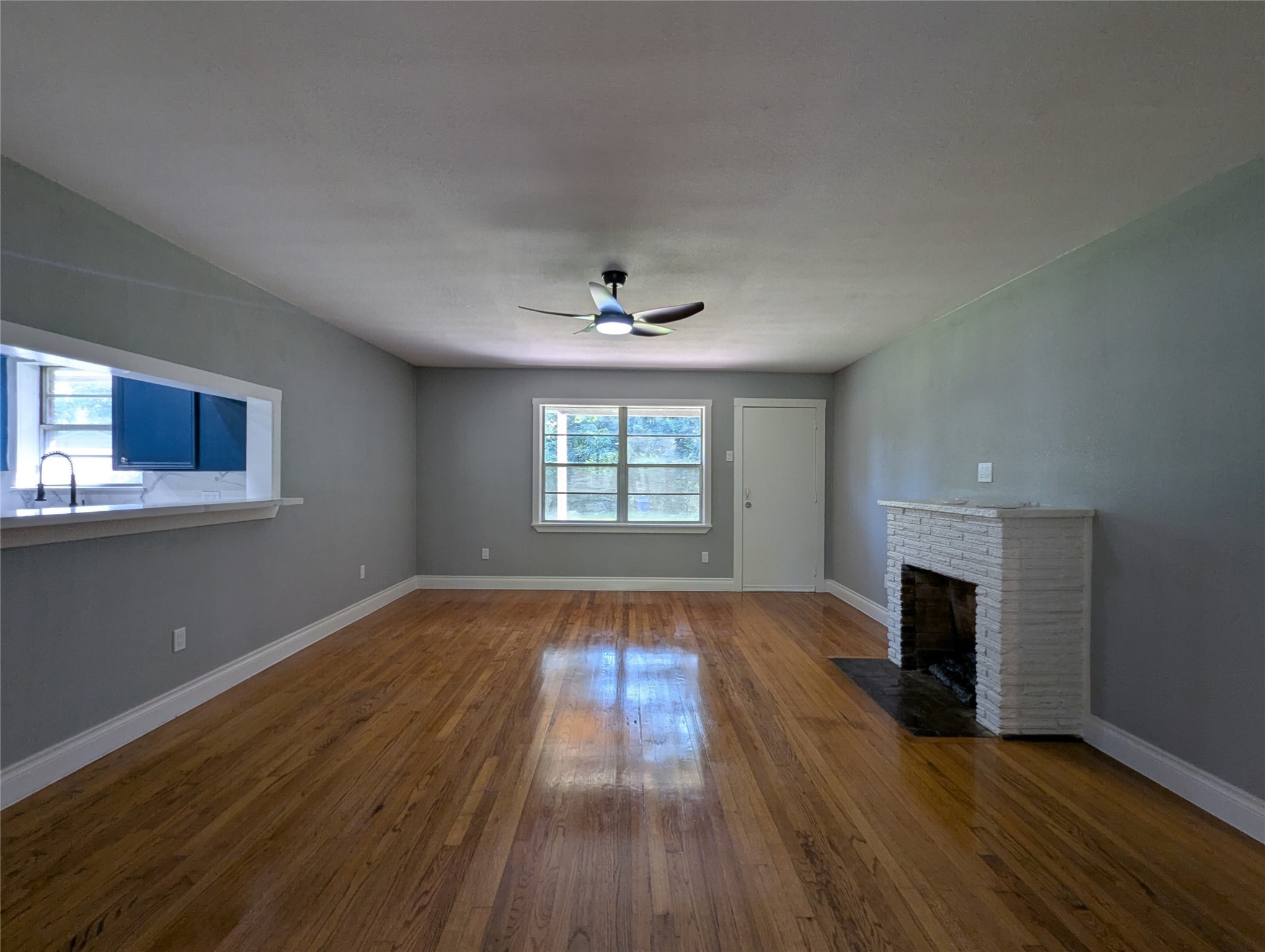 12633 Arp Street Property Photo 6