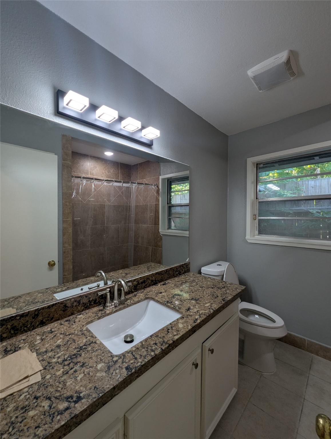 12633 Arp Street Property Photo 11