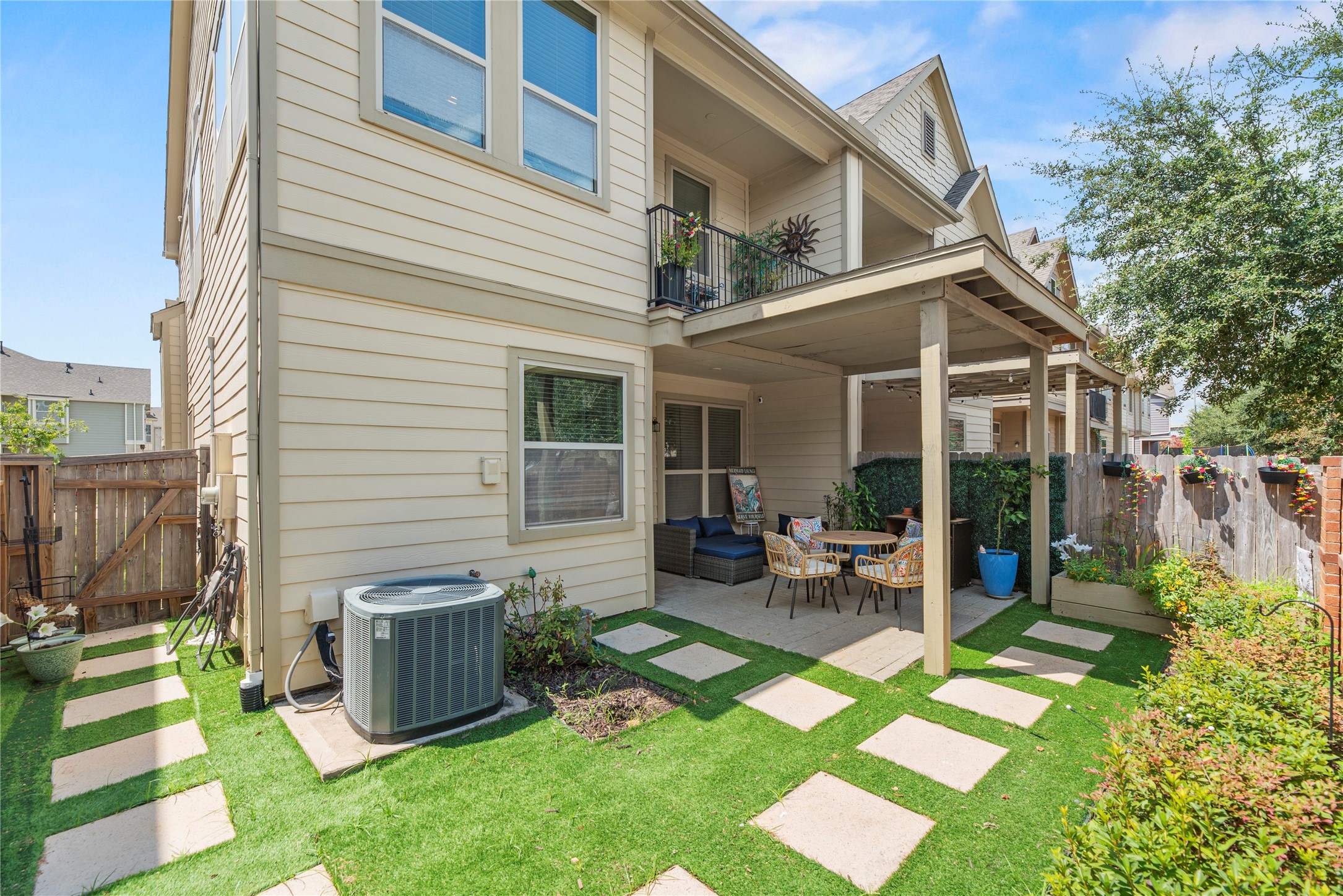 12214 La Strada Street Property Photo 3
