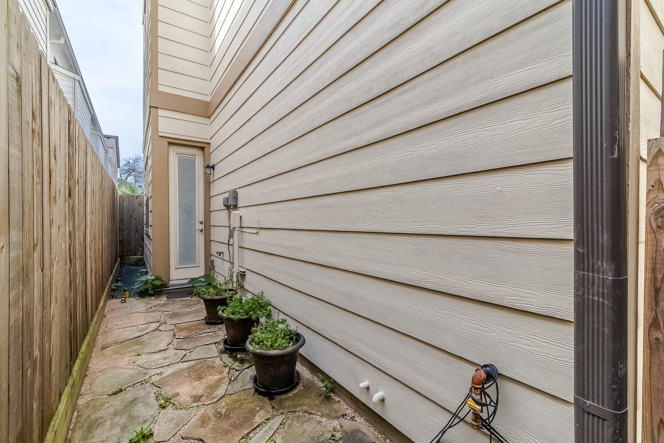 1610 Knox Street A Property Photo 6
