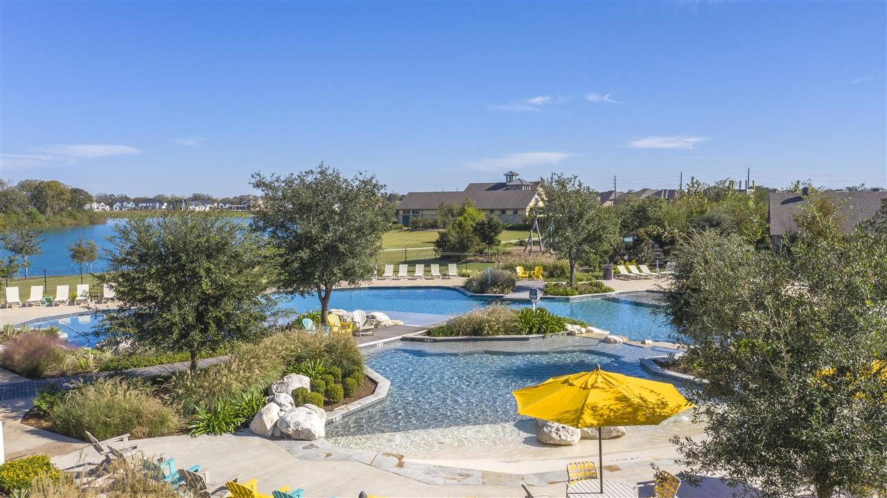 10743 Verdant Hill Property Photo 4