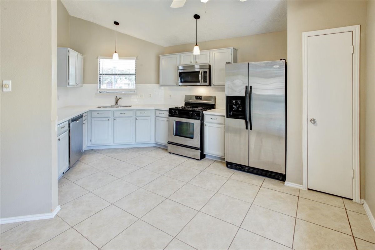 21506 Bluebonnet Meadow Lane Property Photo 5