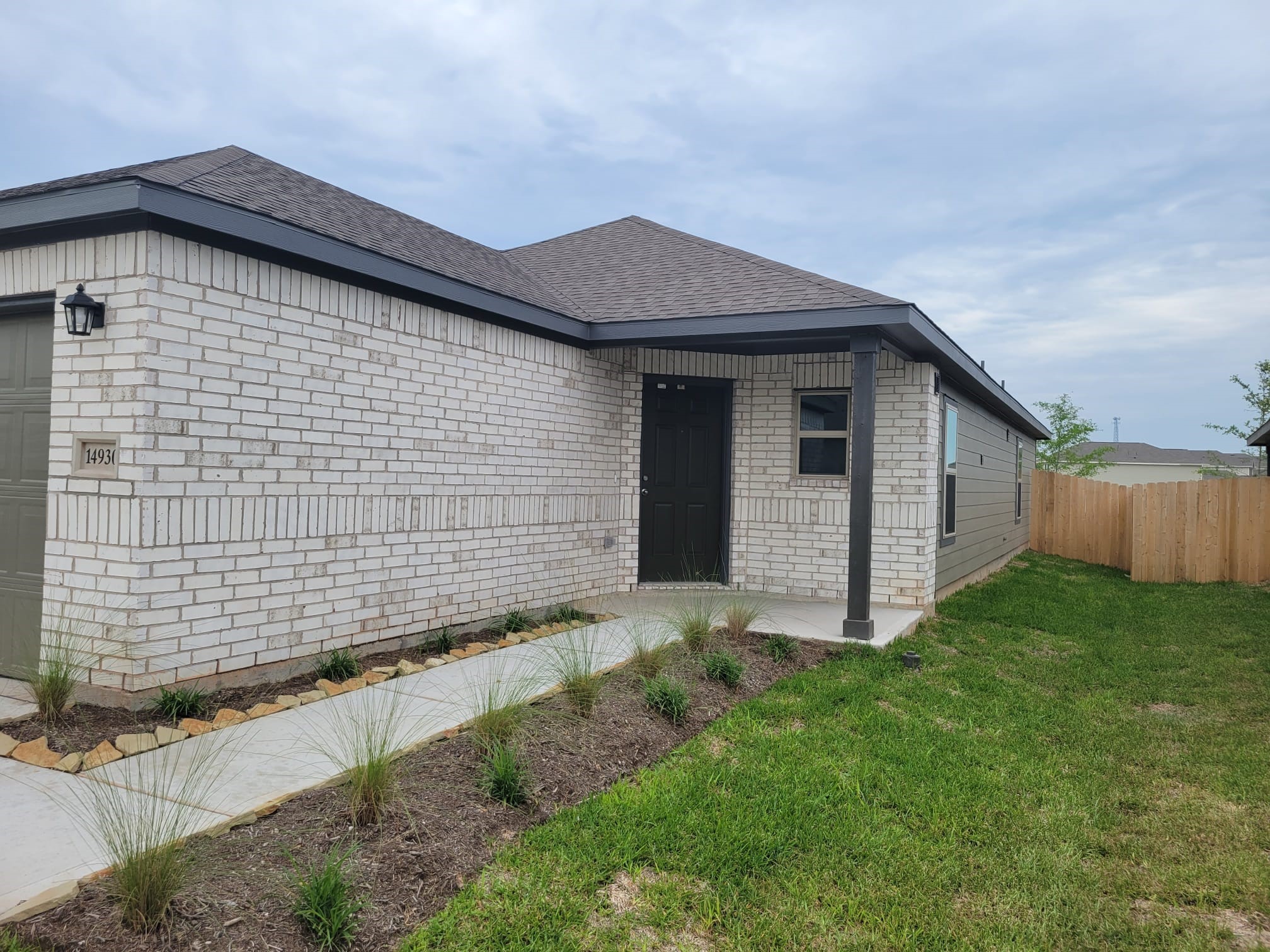 14930 Dane Ct Property Photo 2