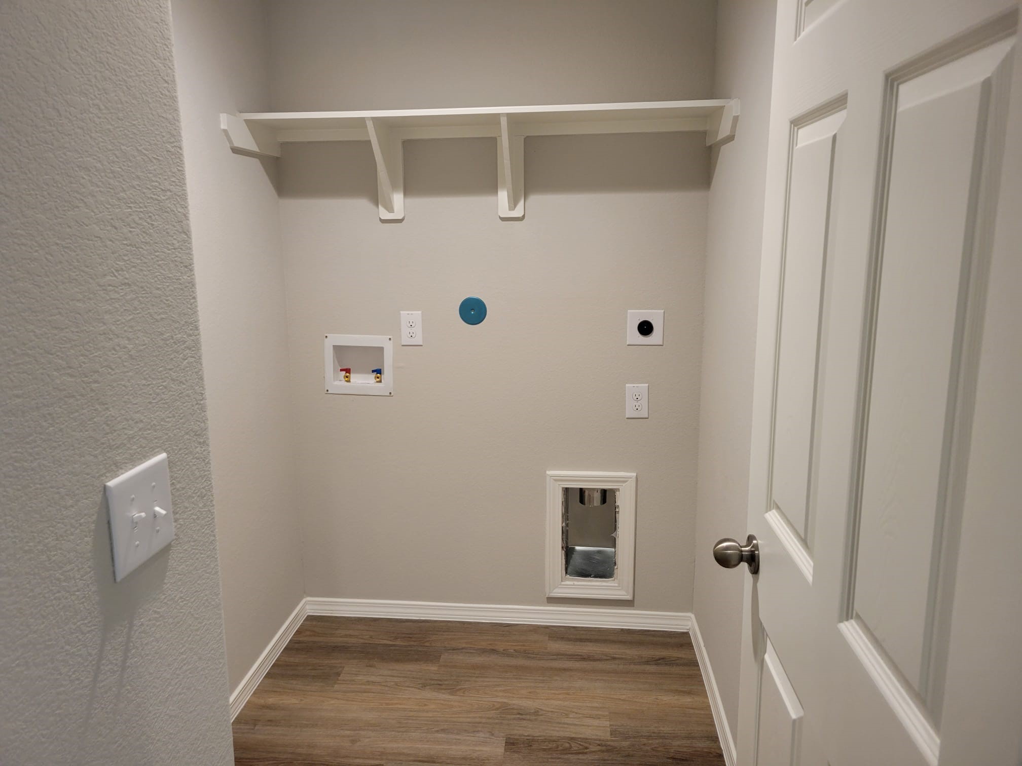 14930 Dane Ct Property Photo 10