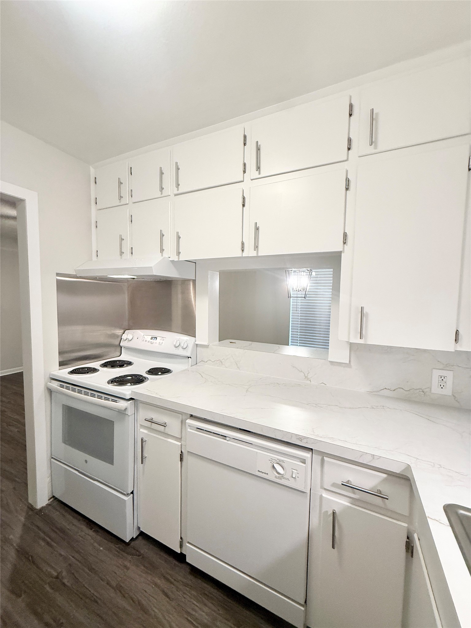 500 Willow Drive C6 Property Photo 11