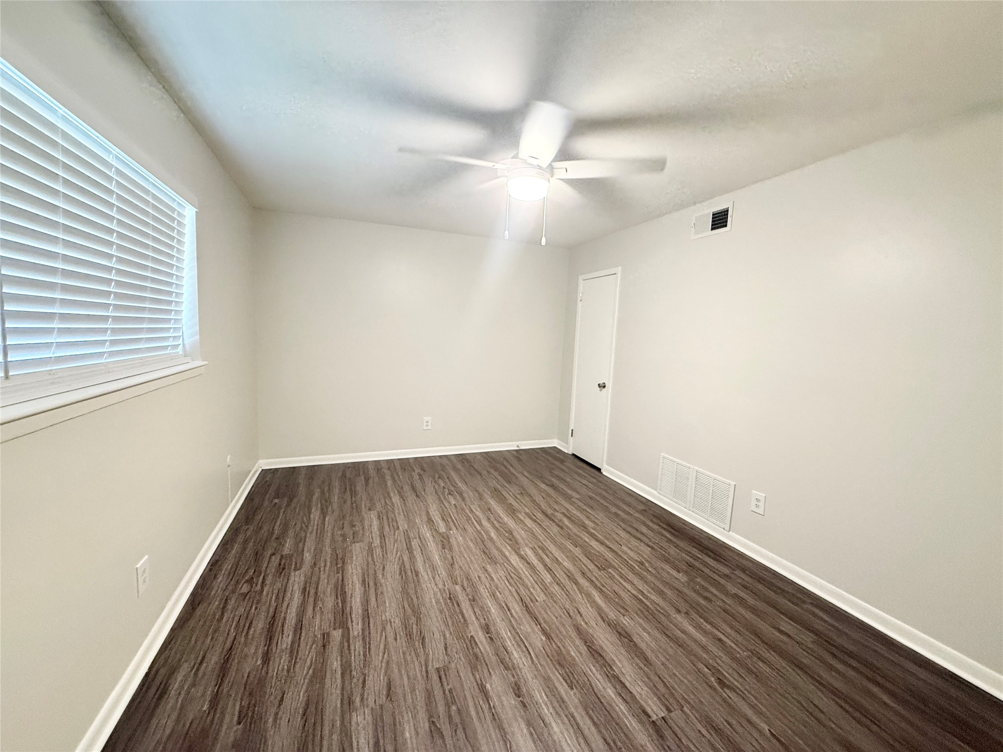 500 Willow Drive C6 Property Photo 14