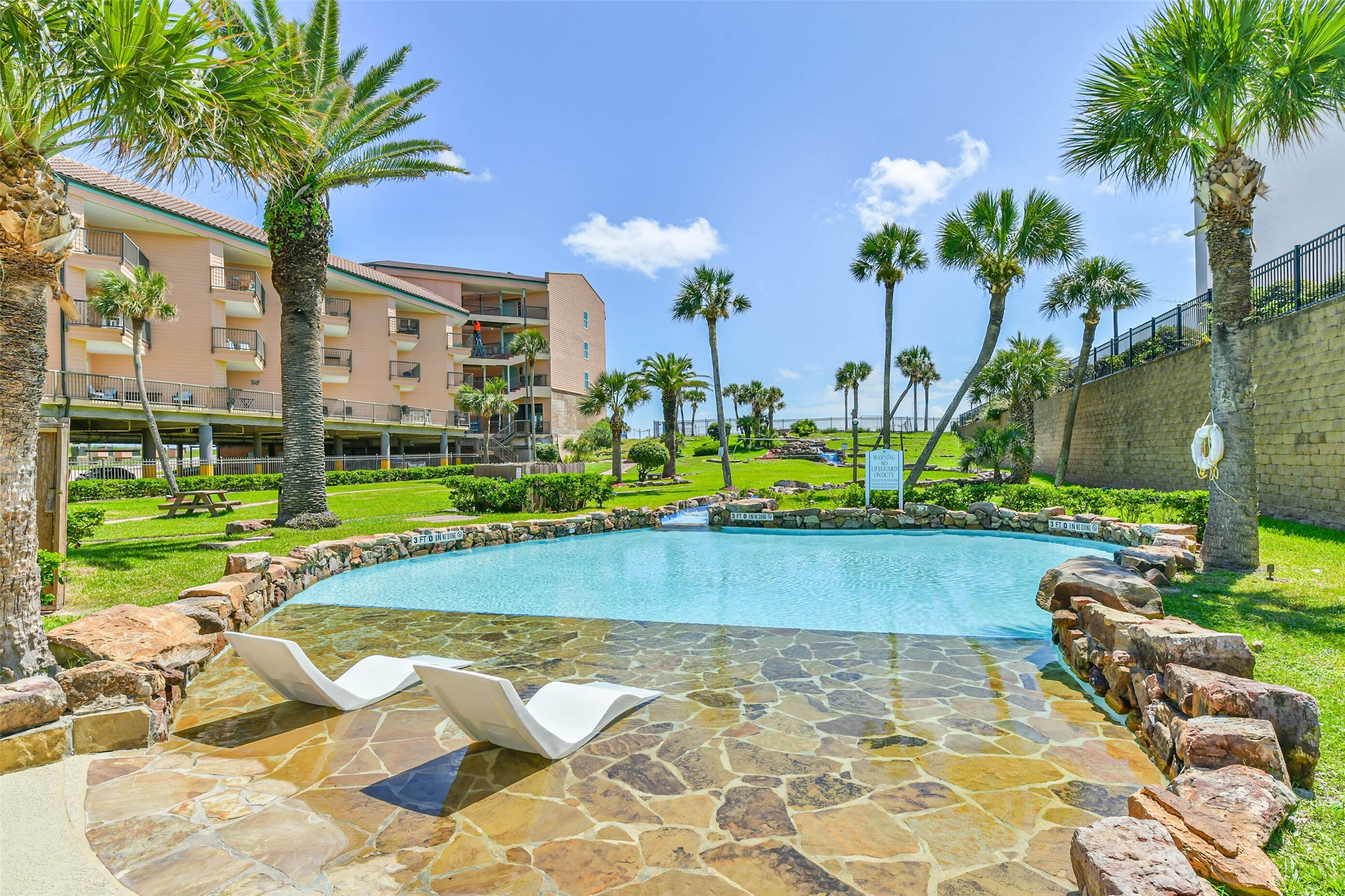 9520 Seawall Boulevard 122 Property Photo 1