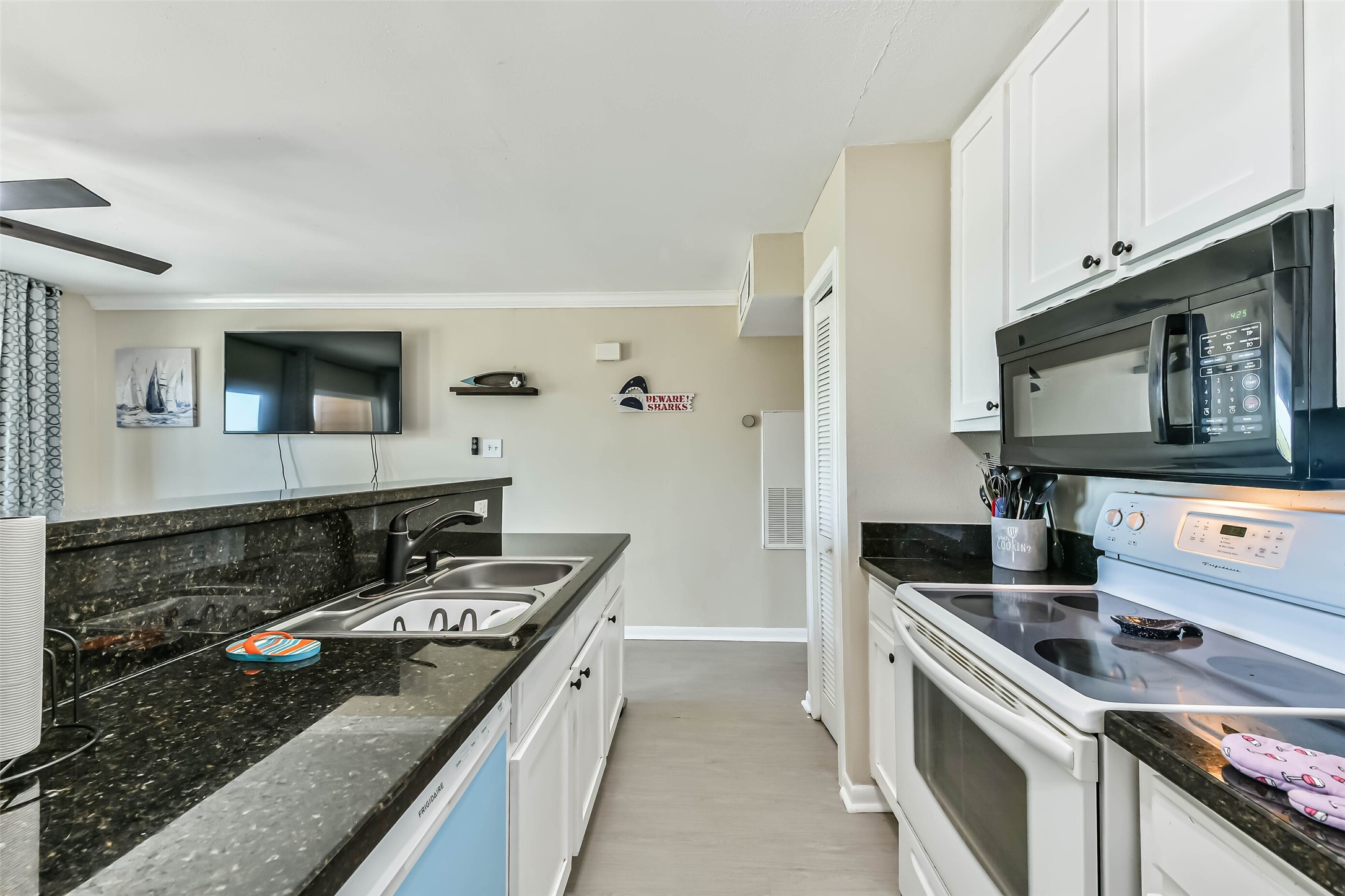 9520 Seawall Boulevard 122 Property Photo 8