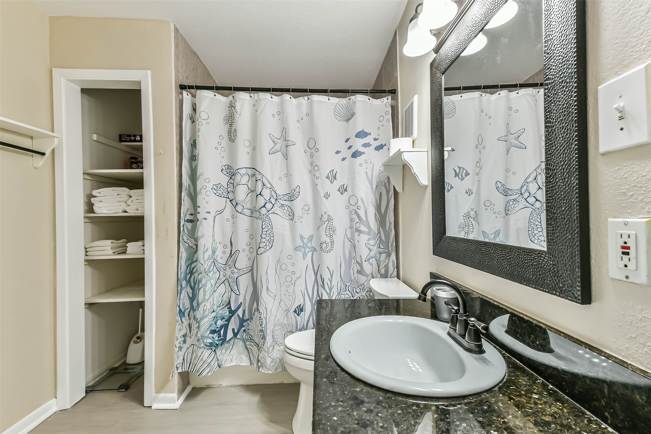 9520 Seawall Boulevard 122 Property Photo 14