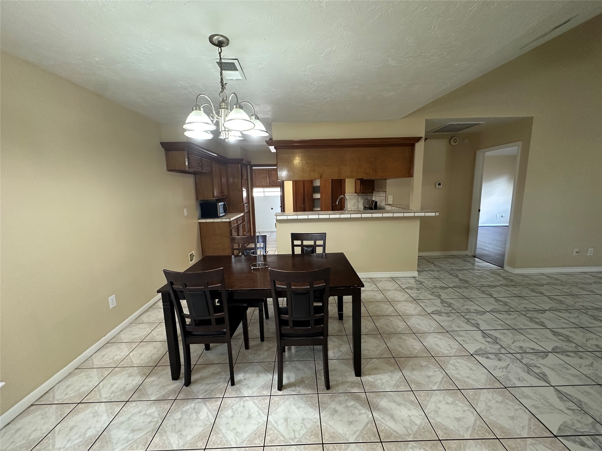 6610 Readsland Lane Property Photo 3