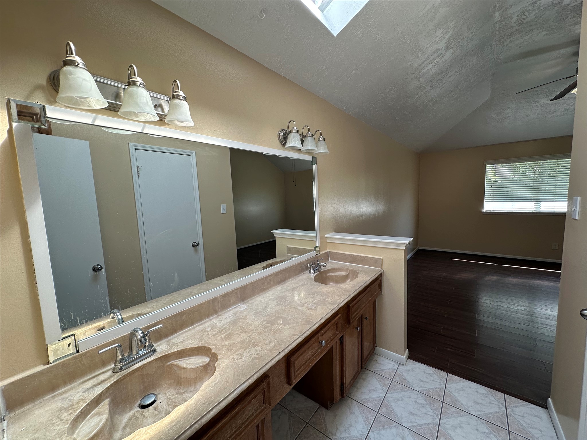 6610 Readsland Lane Property Photo 10