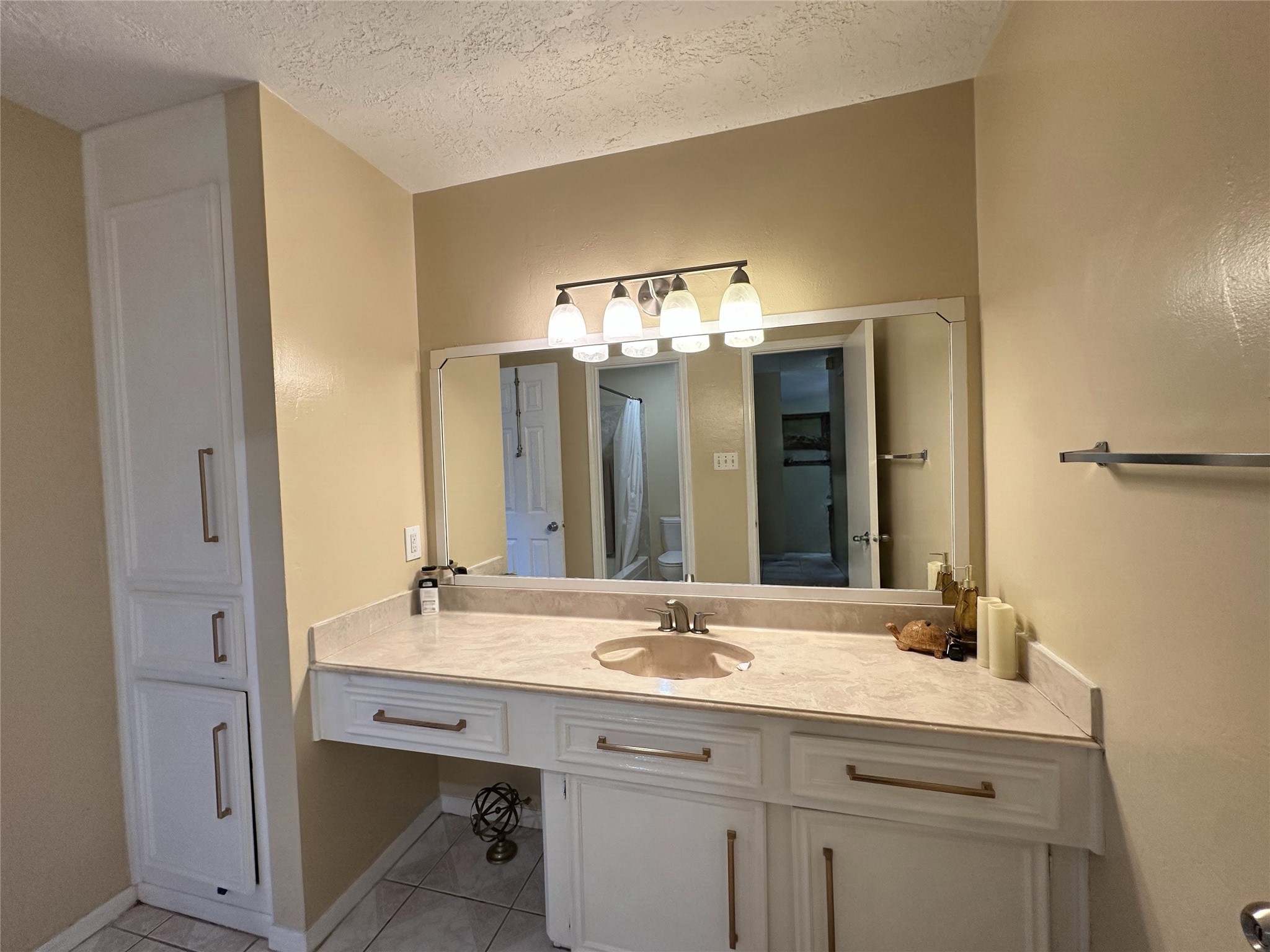 6610 Readsland Lane Property Photo 13