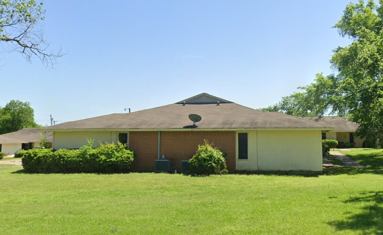 920 E Sumpter Property Photo 3