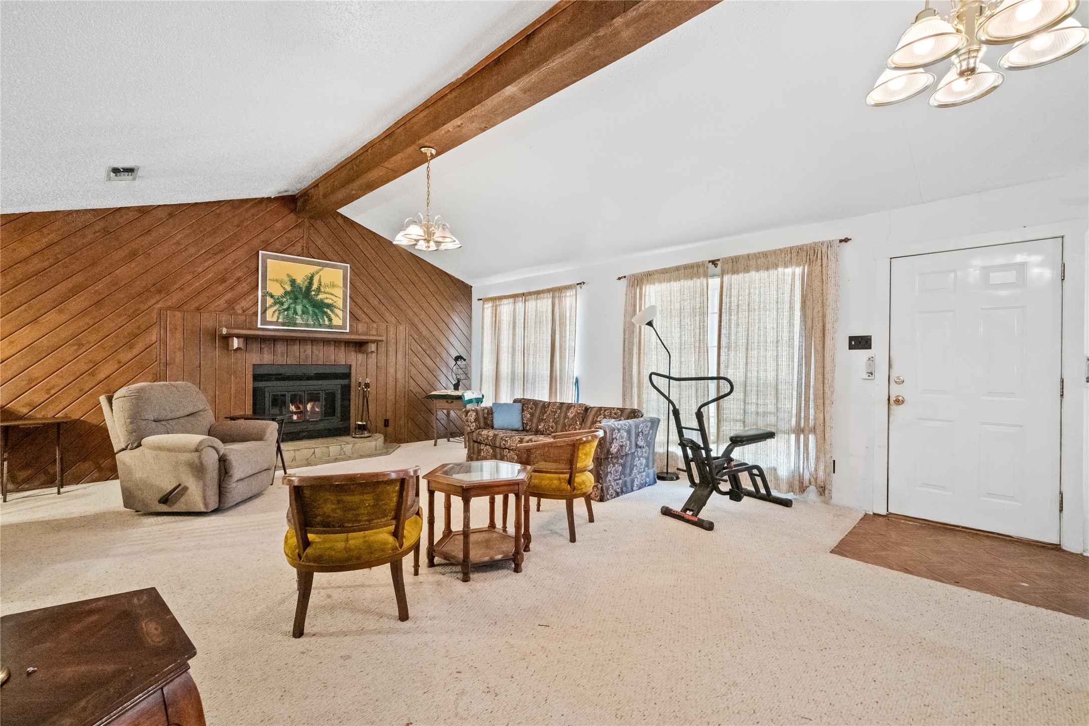 295 Hollywood Street Property Photo 4