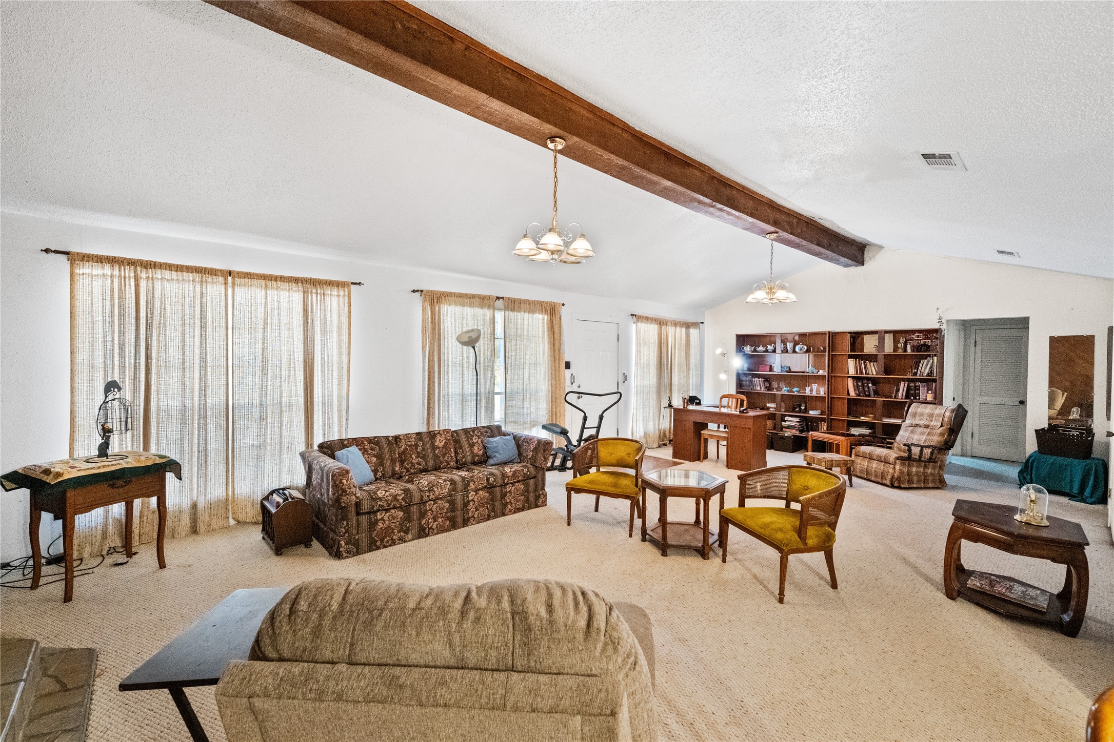 295 Hollywood Street Property Photo 5