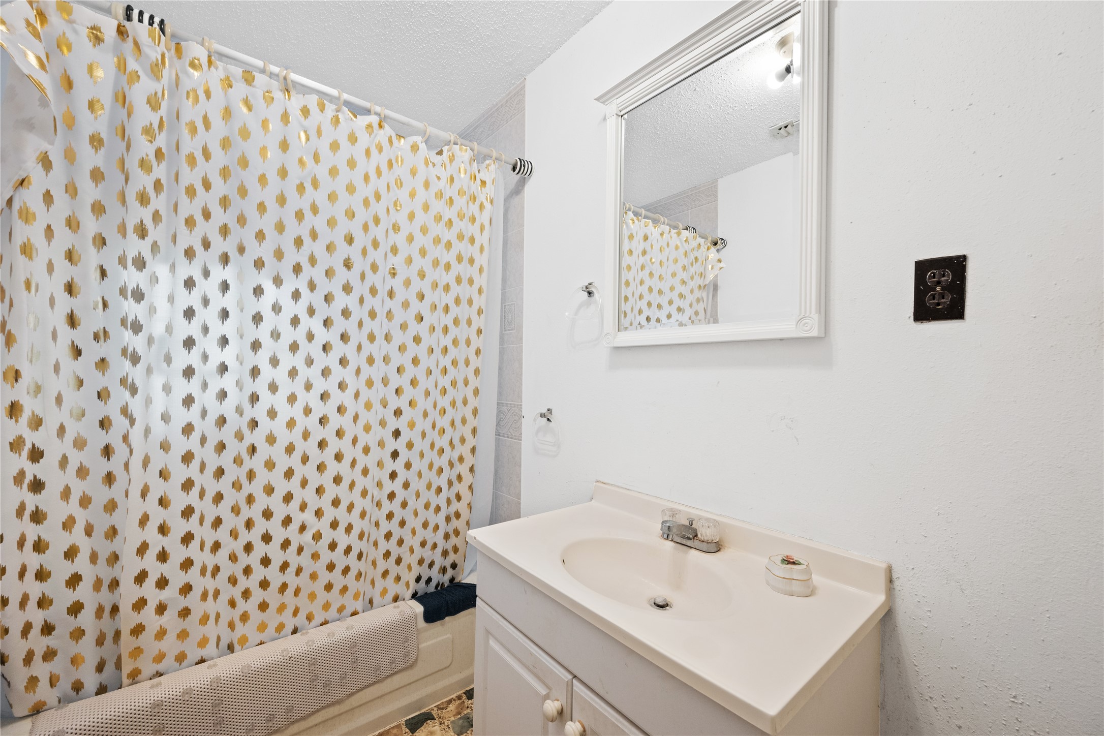 295 Hollywood Street Property Photo 12
