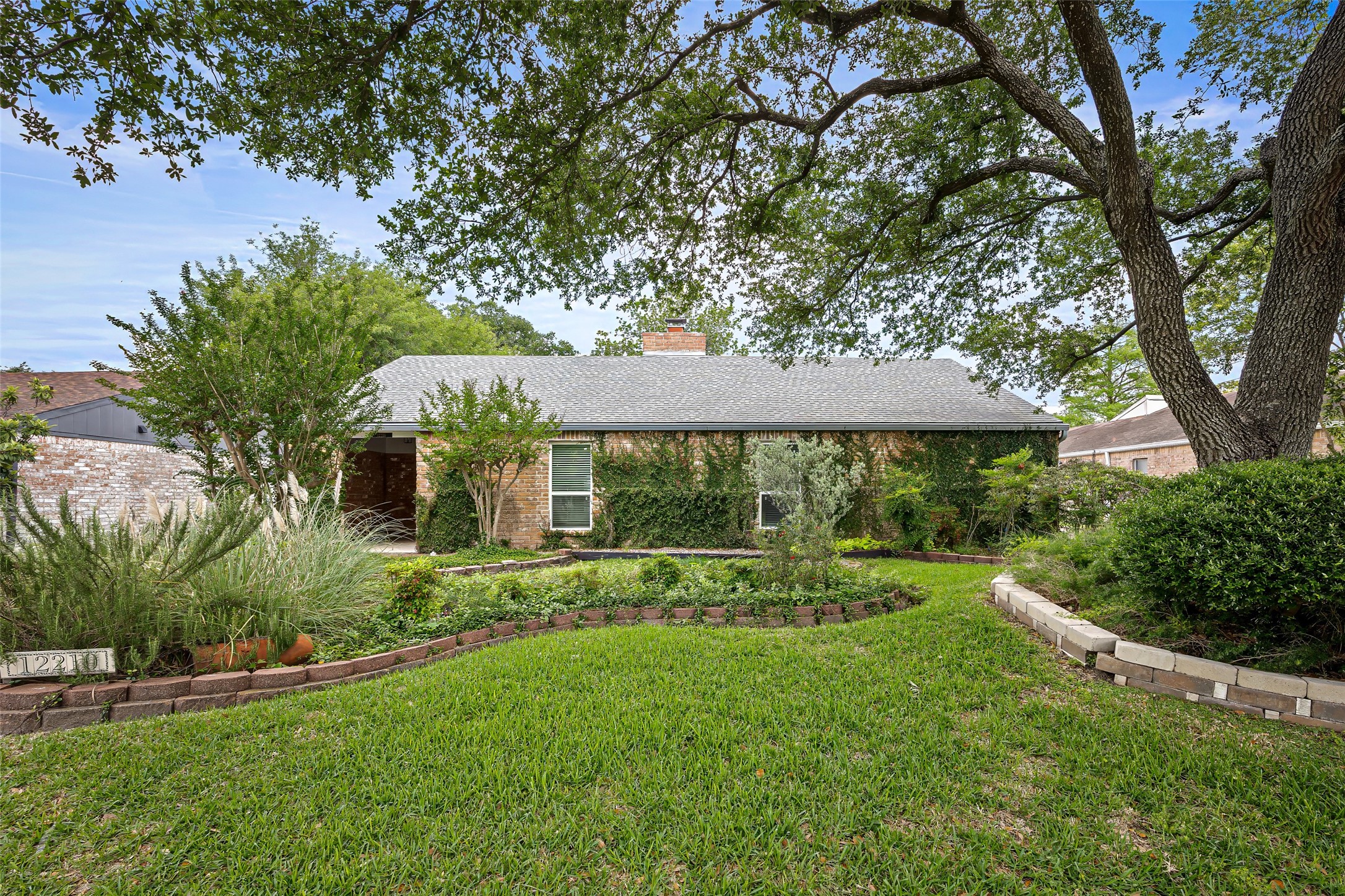 12210 Waldemar Drive Property Photo 1