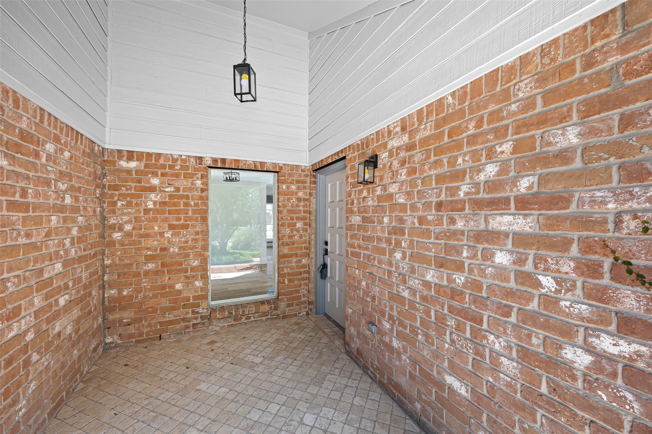 12210 Waldemar Drive Property Photo 4