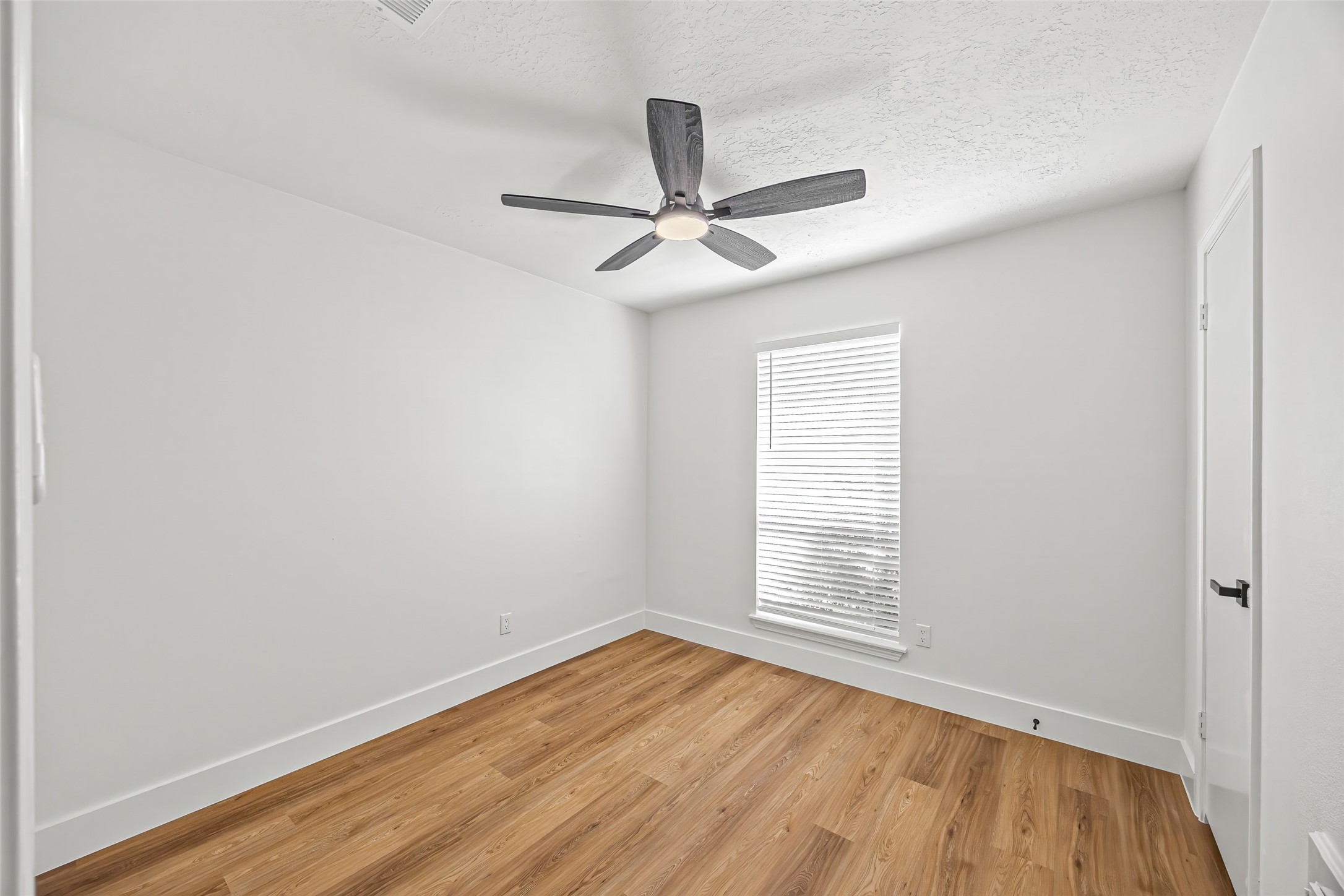 12210 Waldemar Drive Property Photo 23