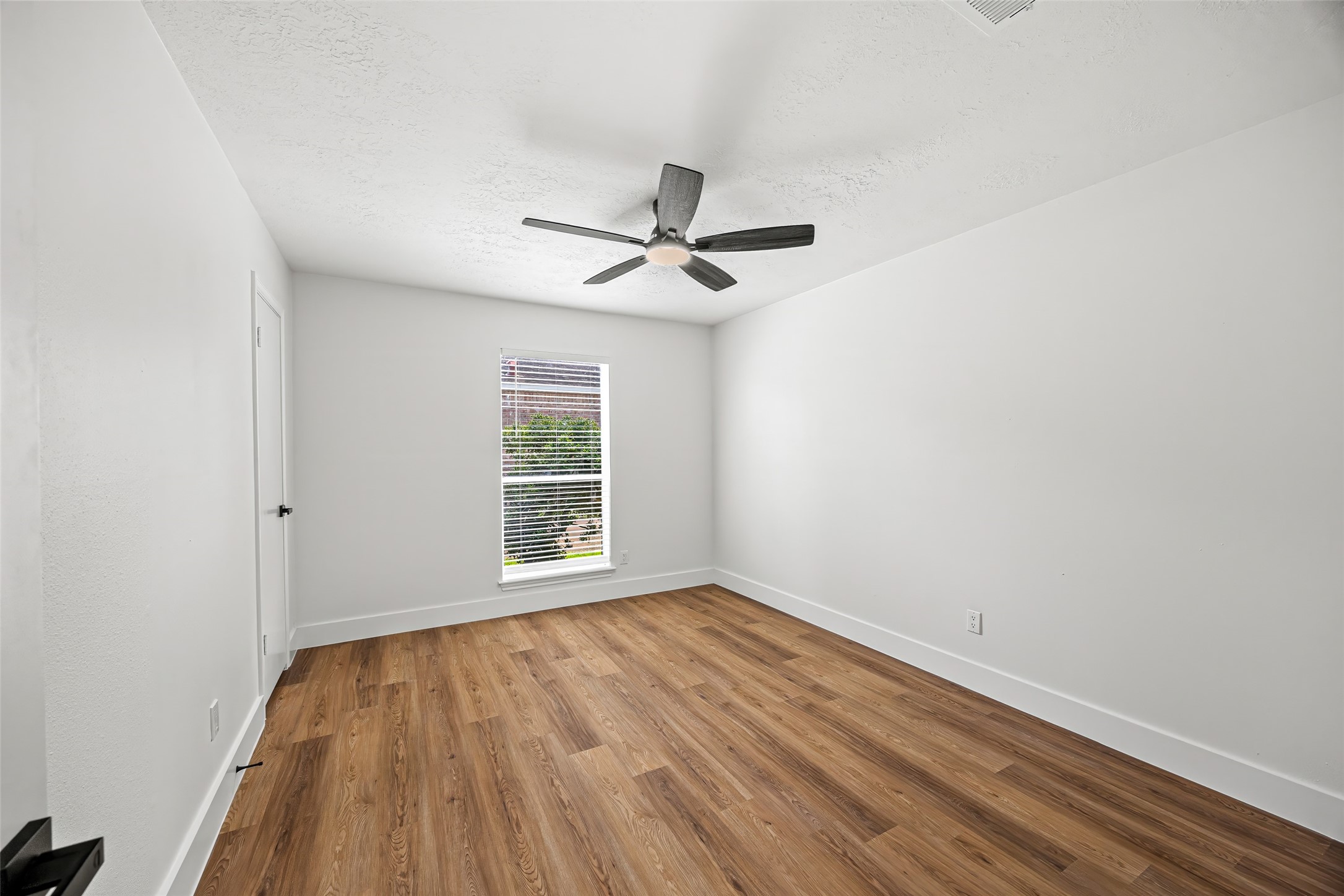 12210 Waldemar Drive Property Photo 25