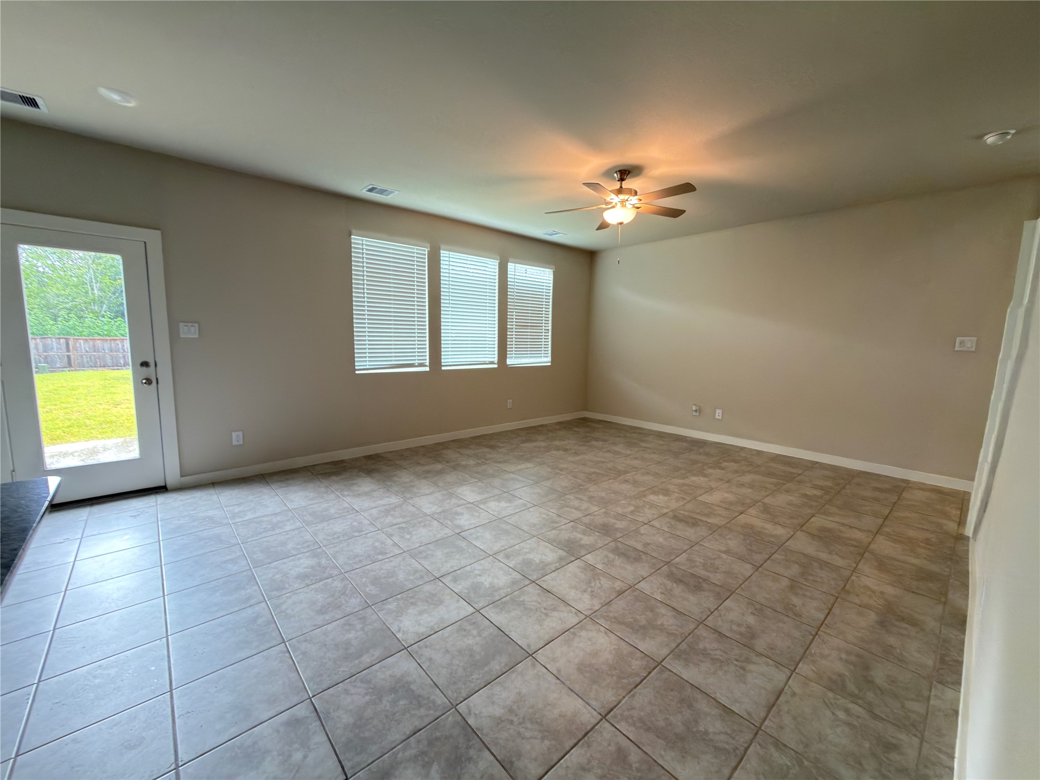 5723 Madden Lane Property Photo 6