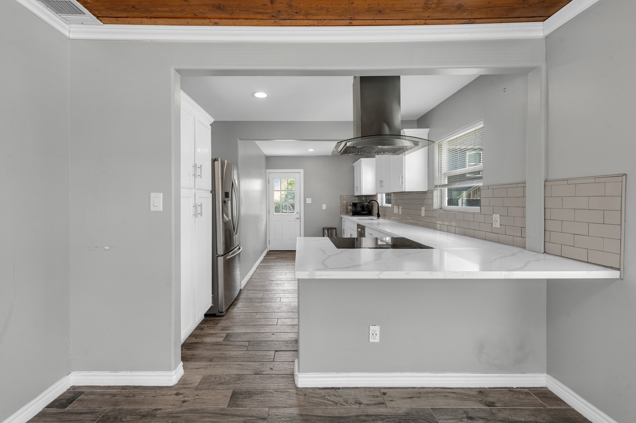 5534 Hillman Street Property Photo 3